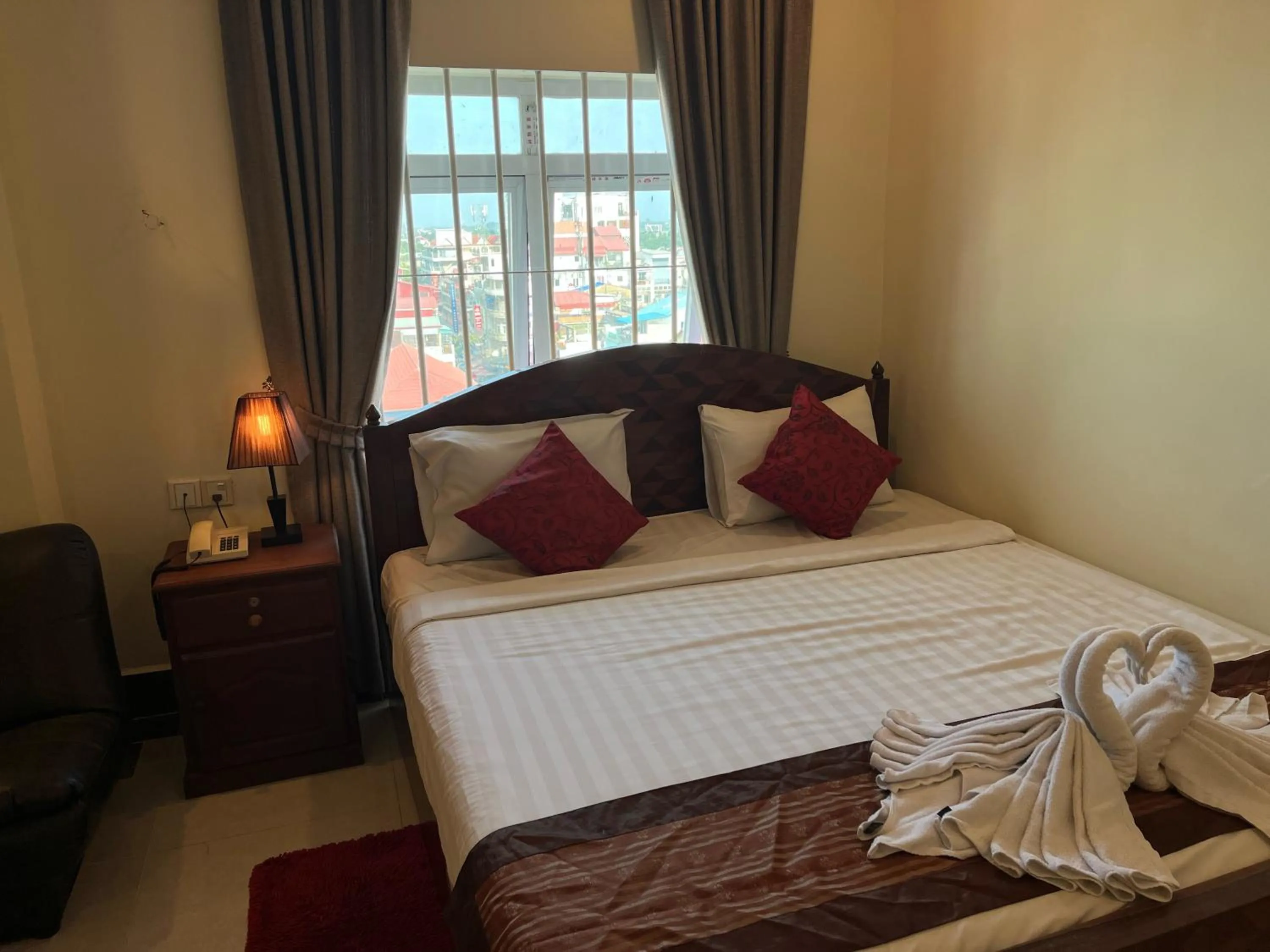 Single Room in Queenwood Hotel