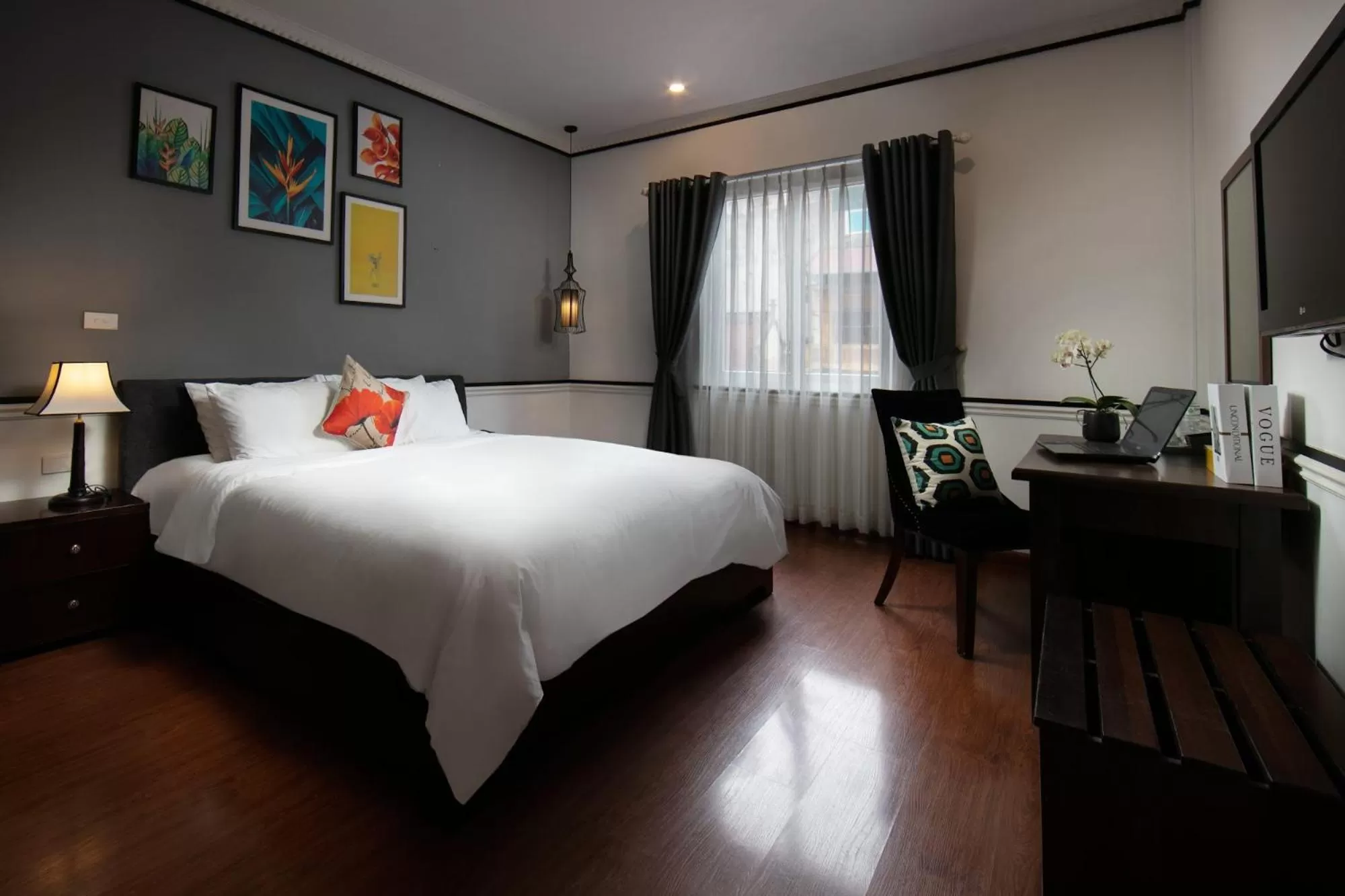 Deluxe Double or Twin Room with Window in Hanoi Garden Hotel & Spa