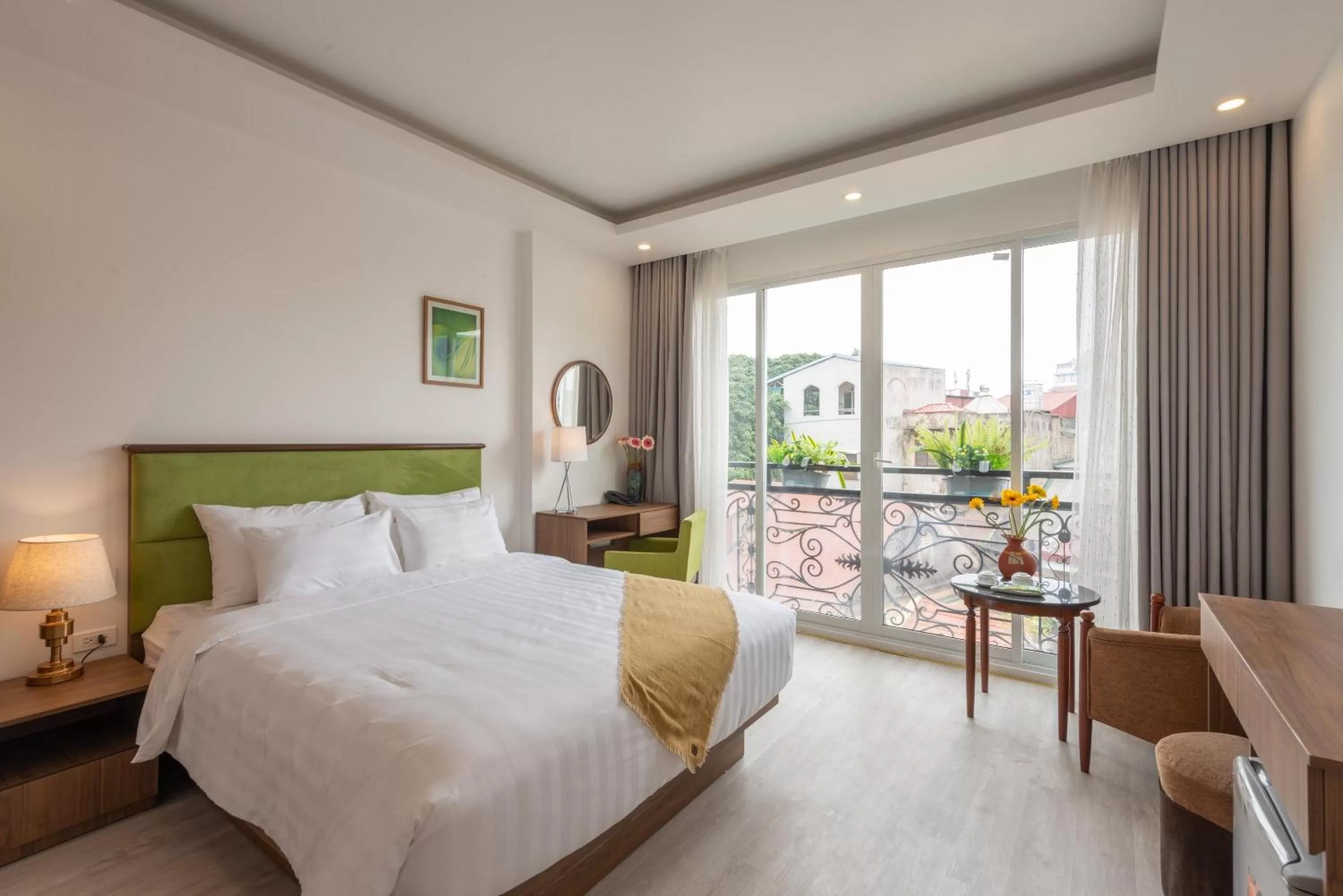Deluxe Double or Twin Room with City View in AMI Old Quarter Hotel
