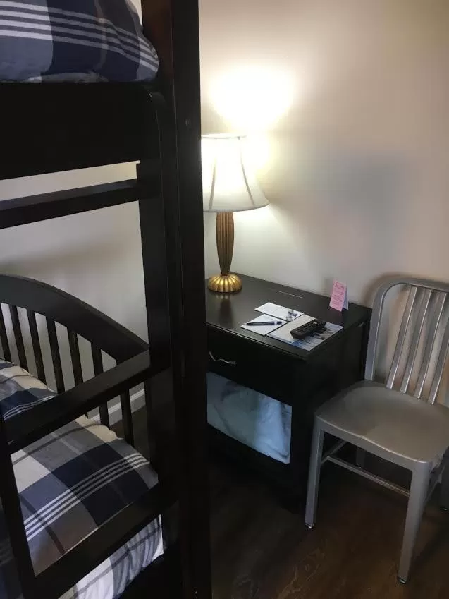 Bunk beds in The Waldport Inn