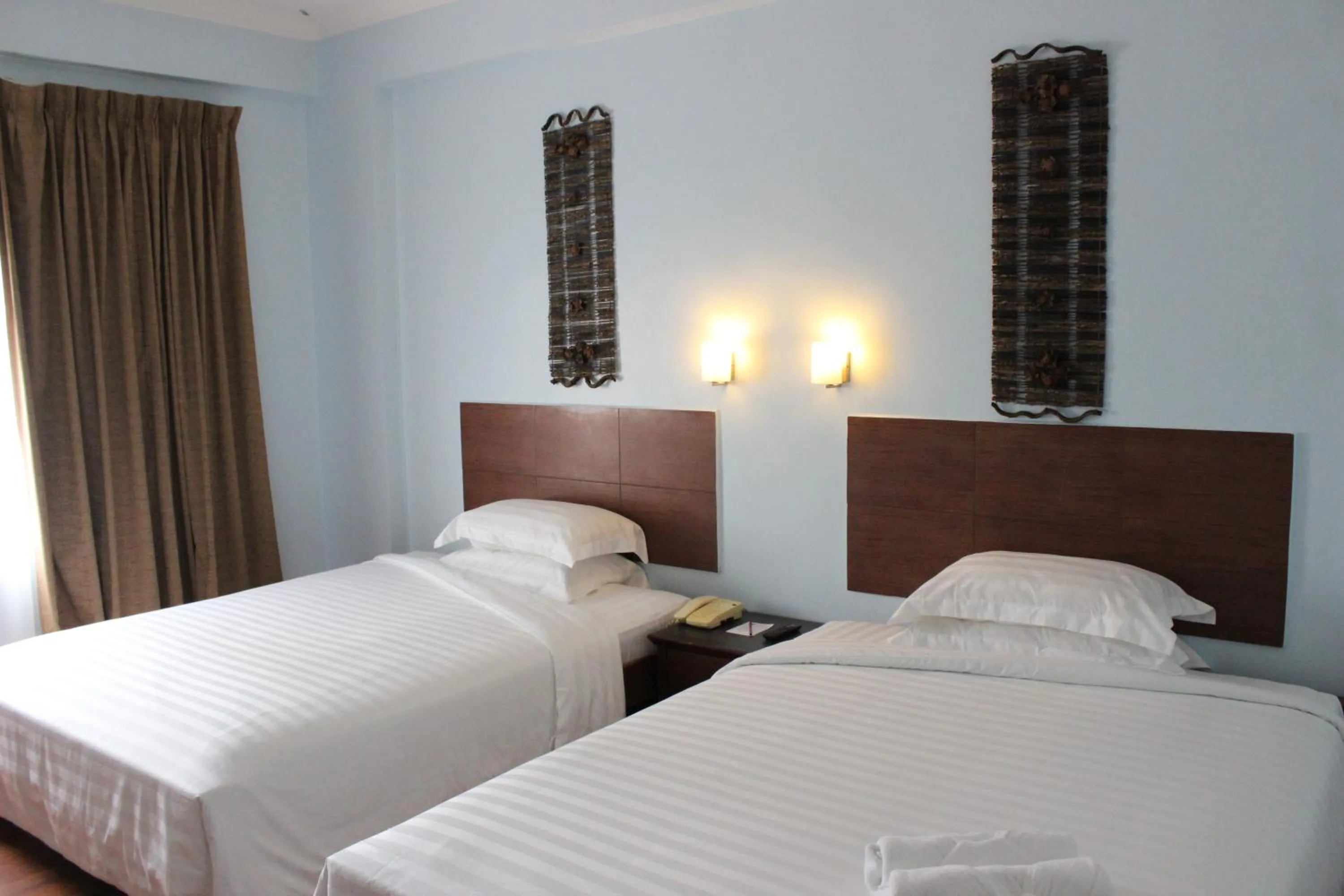 Deluxe Queen Room with Two Queen Beds in Hotel Maluri