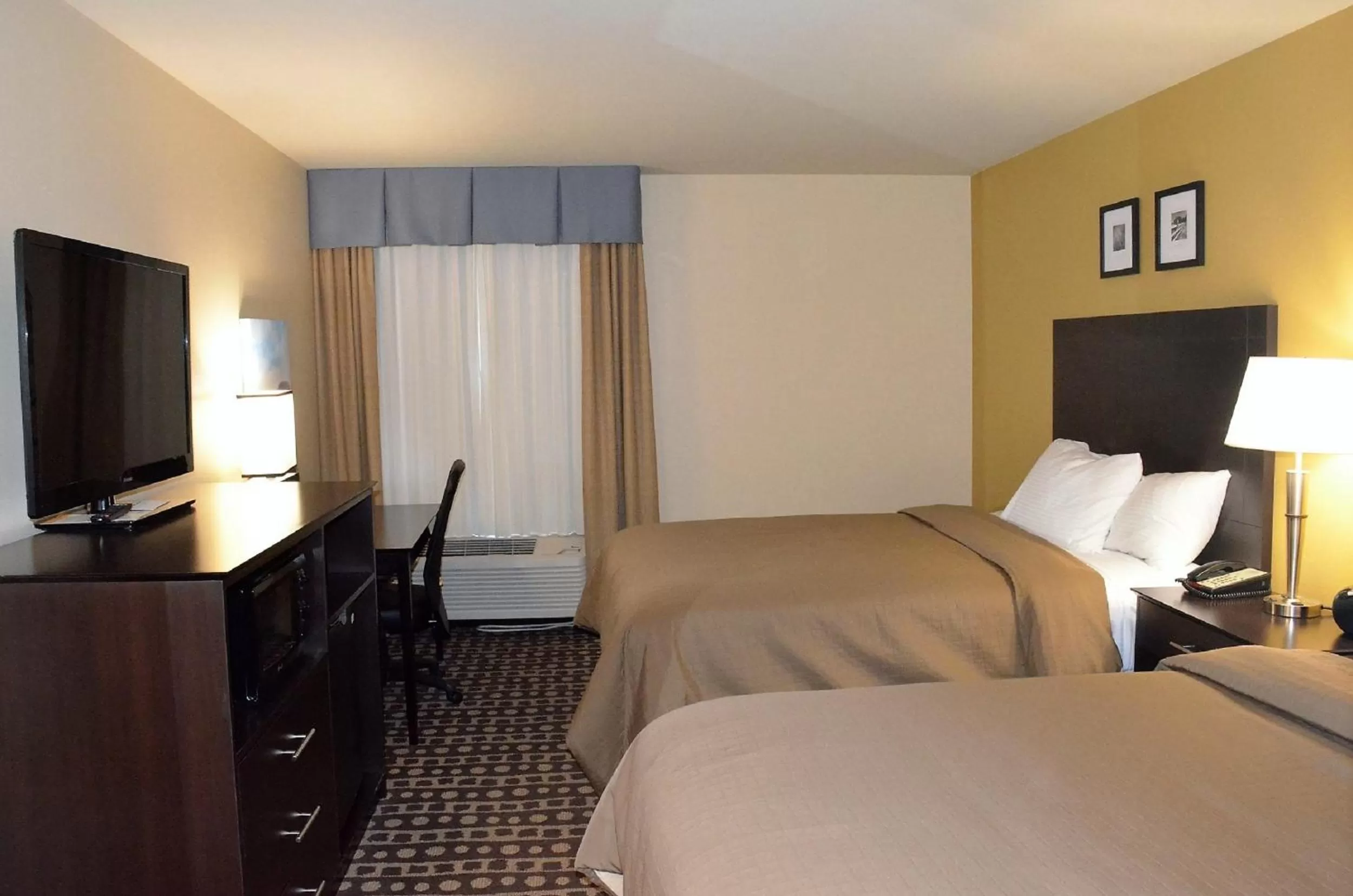 Queen Room with Two Queen Beds in Sierra Inn Minot