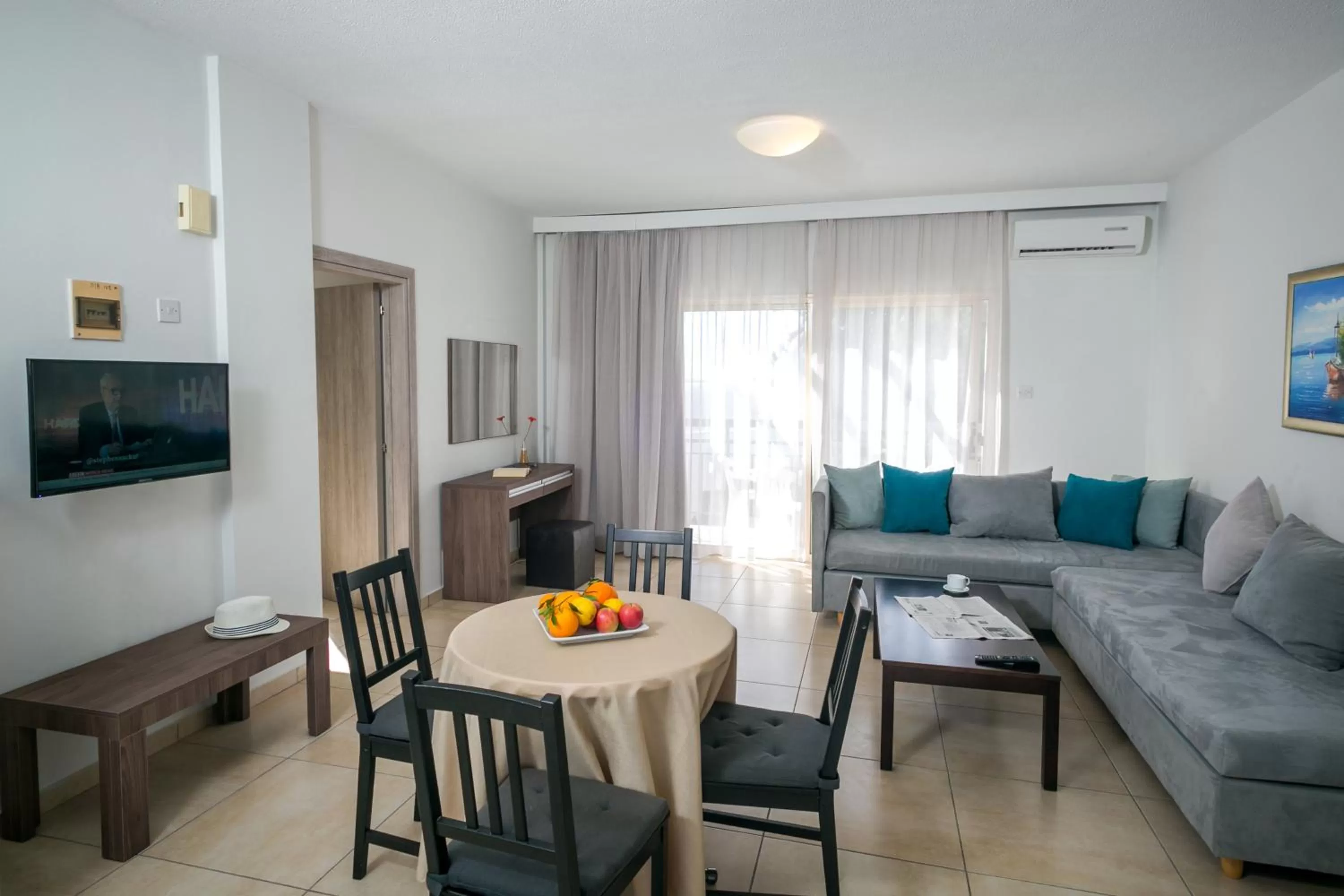 Superior One-Bedroom Apartment in Crystallo Apartments