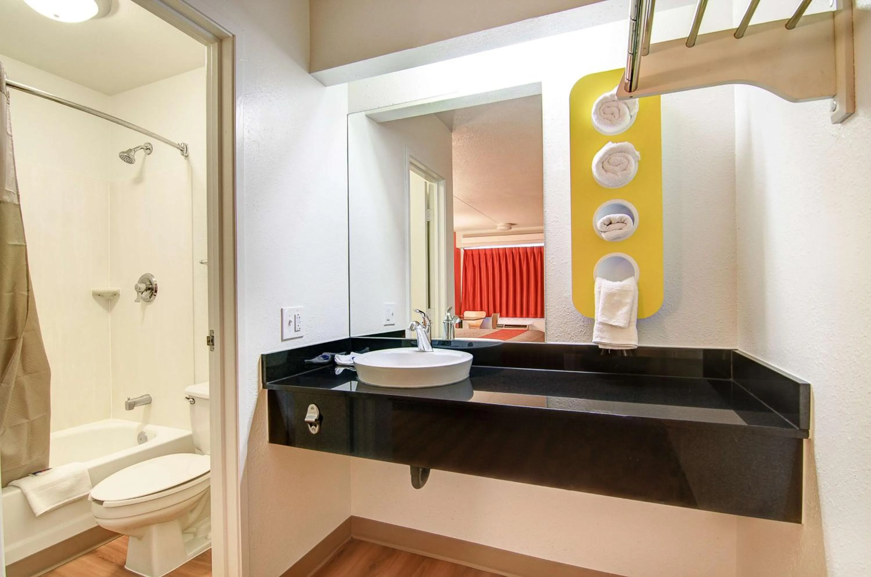 Deluxe Queen Room with Two Queen Beds - single occupancy - Smoking in Motel 6-Springfield, MO - North