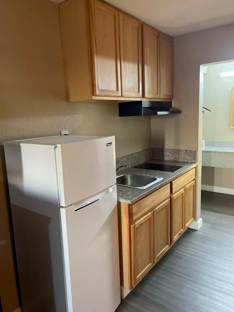 Standard King Room - Non Smoking in Suburban Studios