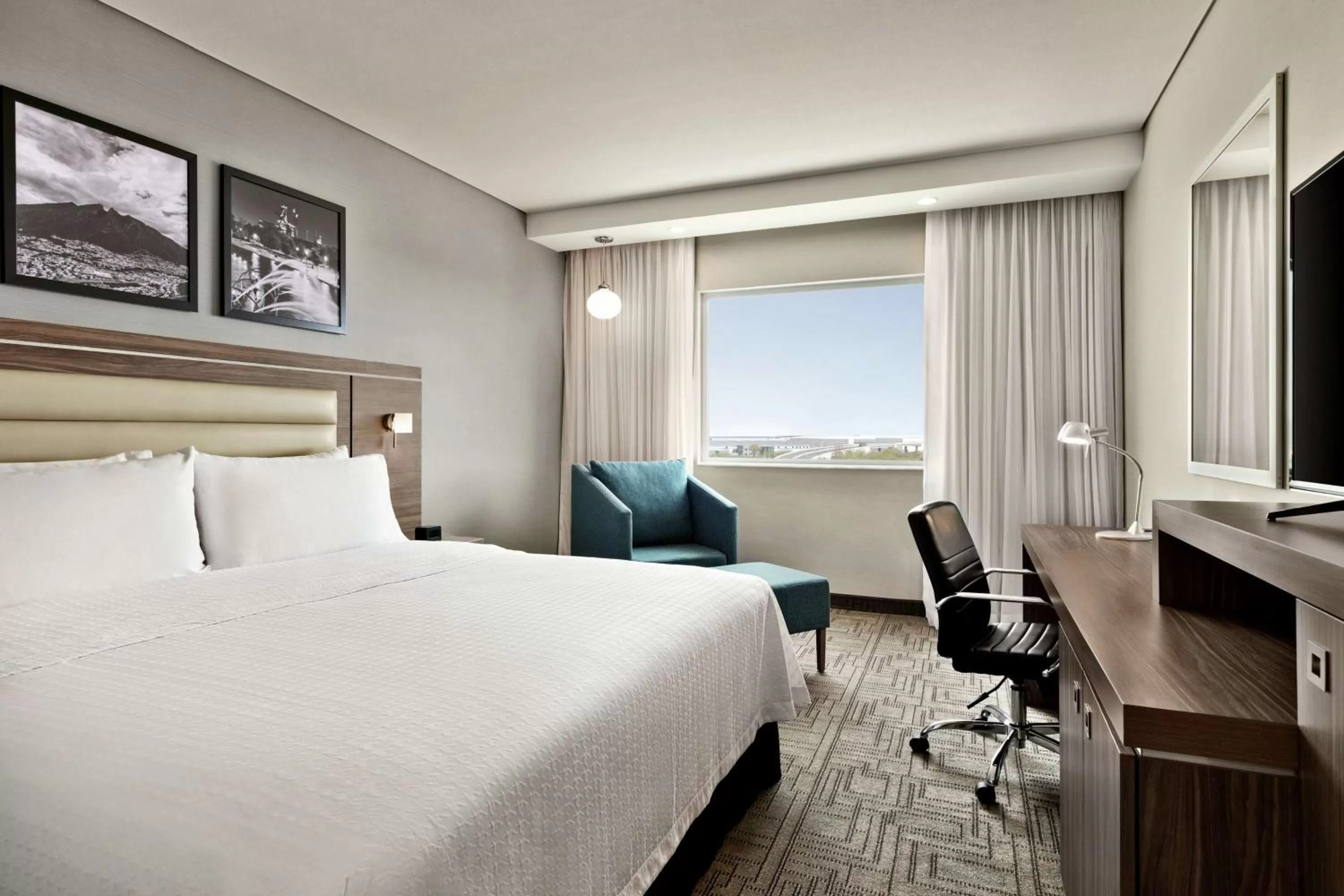 King Room - Non-Smoking in Hampton Inn By Hilton Monterrey Apodaca