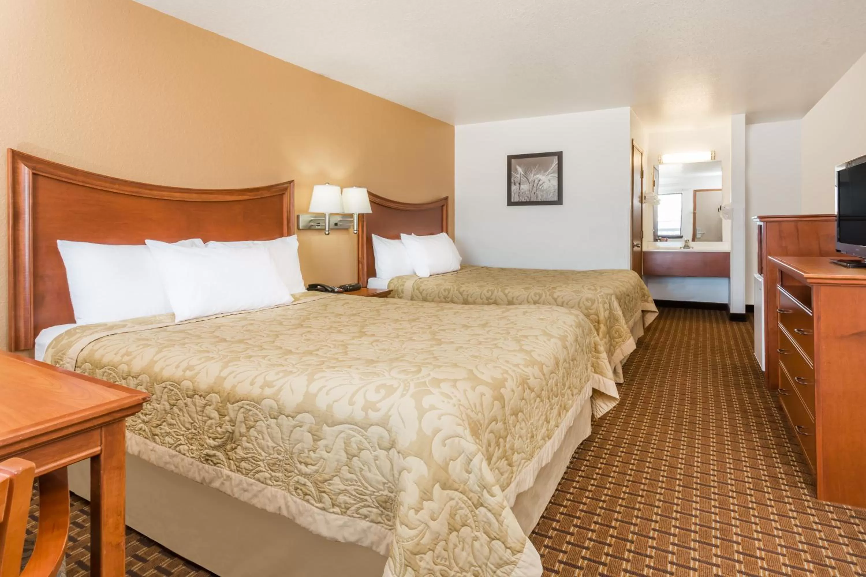 Queen Room with Two Queen Beds - Non-Smoking in Super 8 by Wyndham Goodland