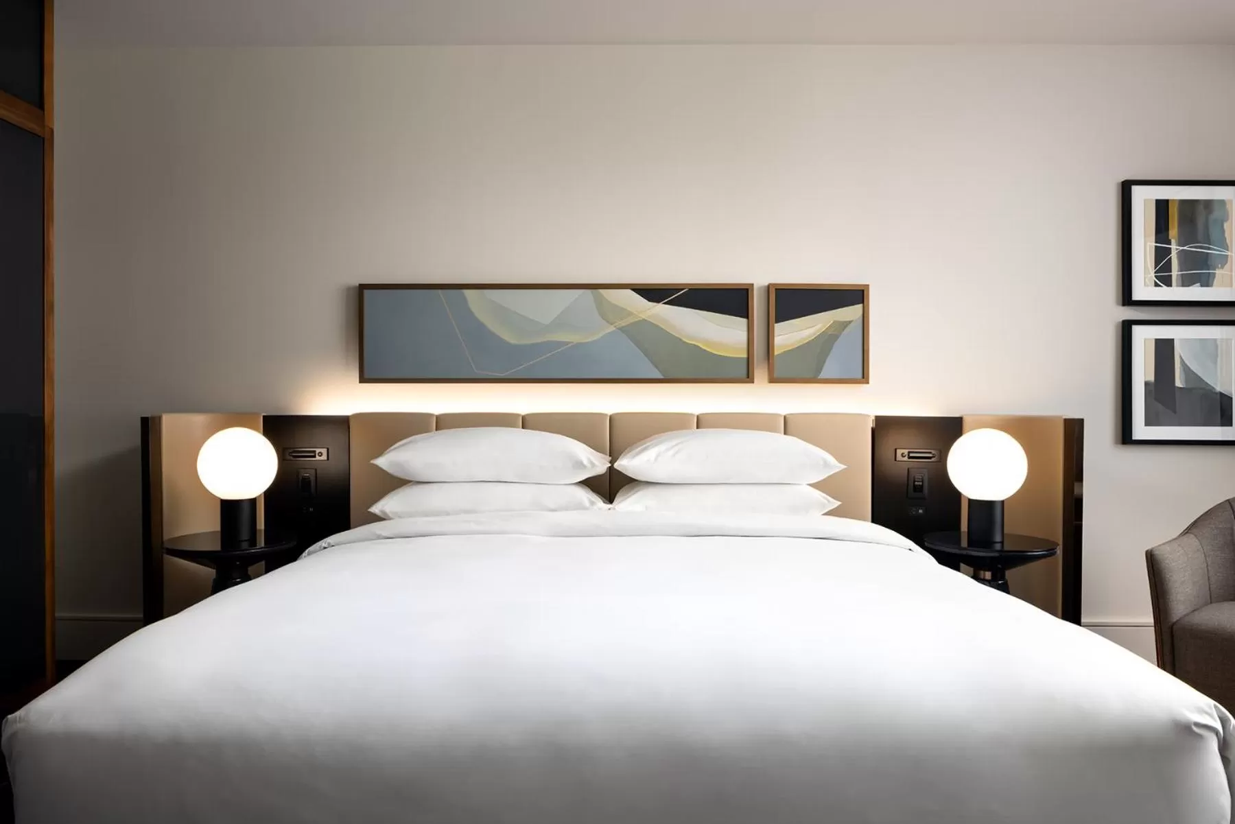 Deluxe King Room - High Floor in Park Hyatt Toronto