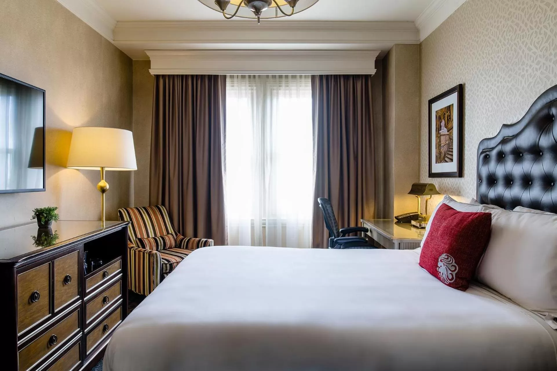 Classic Room in The Lenox