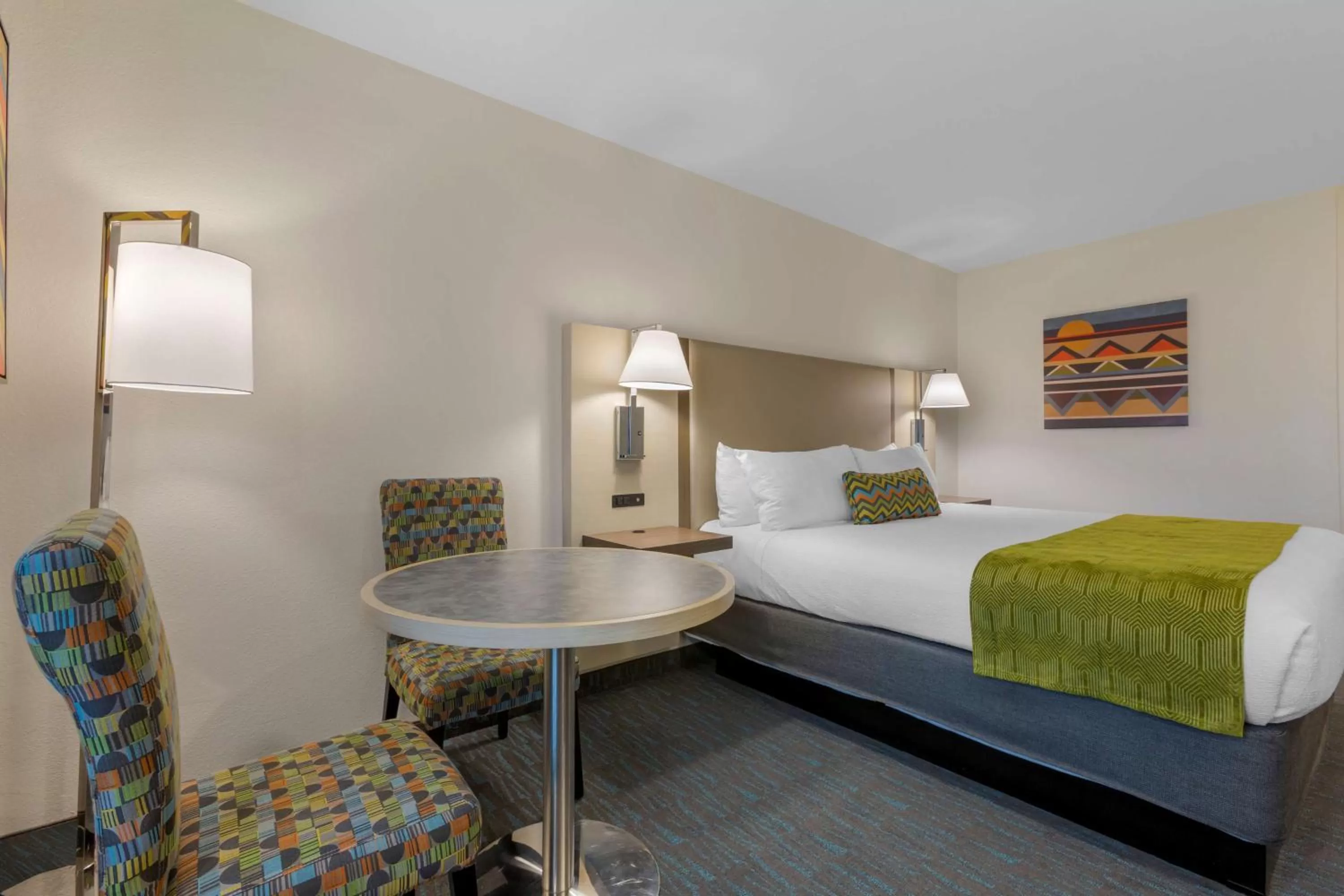 King Room with Roll-In Shower - Mobility Access in Best Western Plus Yuma Foothills Inn & Suites