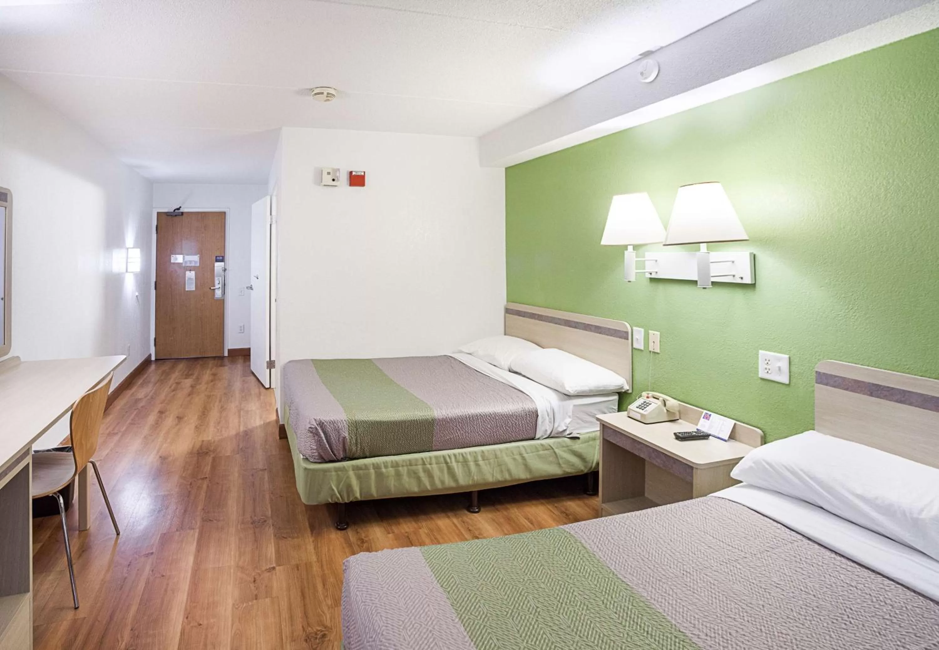 Quadruple Room - Disability Access - Non-Smoking in Motel 6-Binghamton, NY