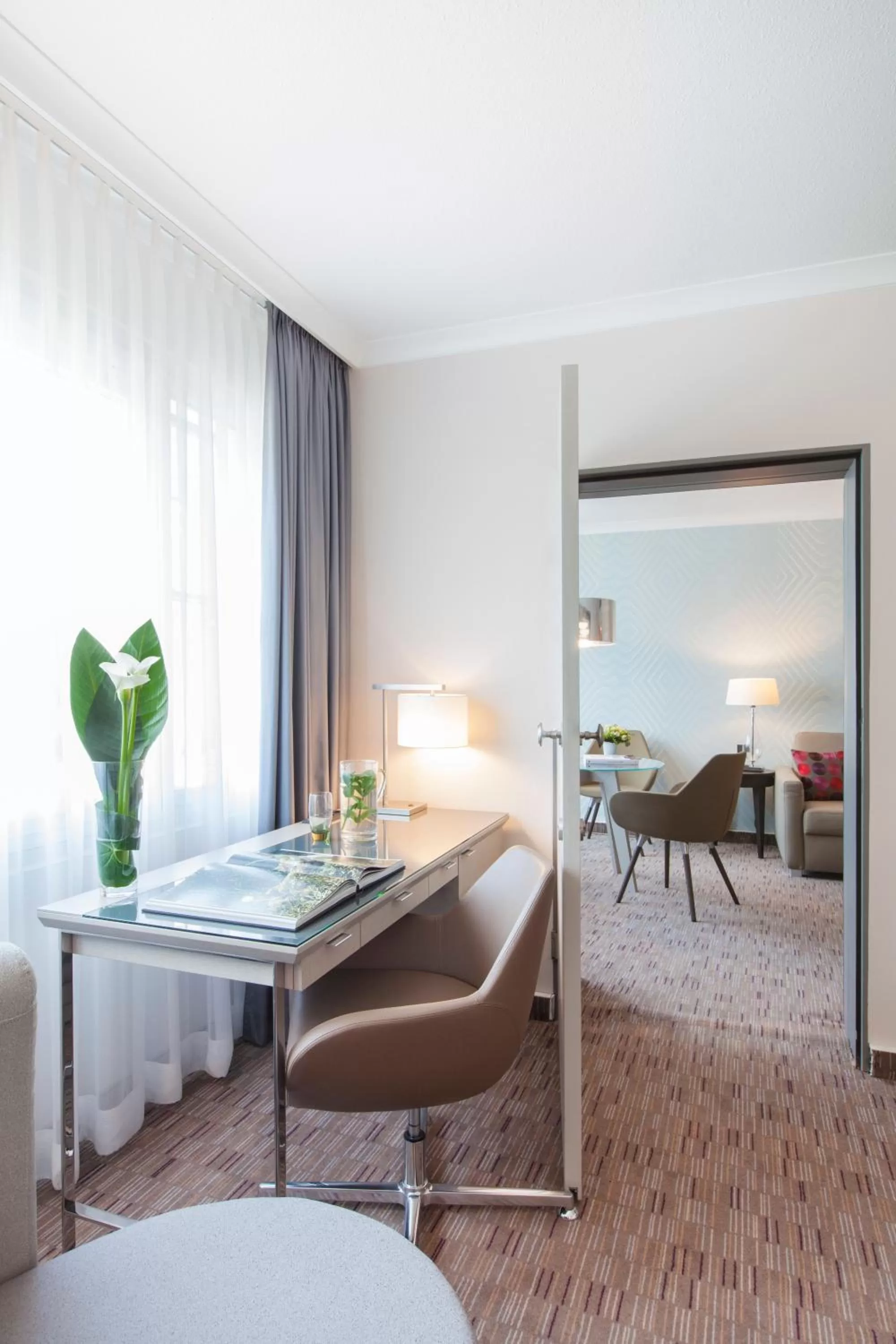 King Suite in Crowne Plaza Berlin City Centre Ku'damm by IHG