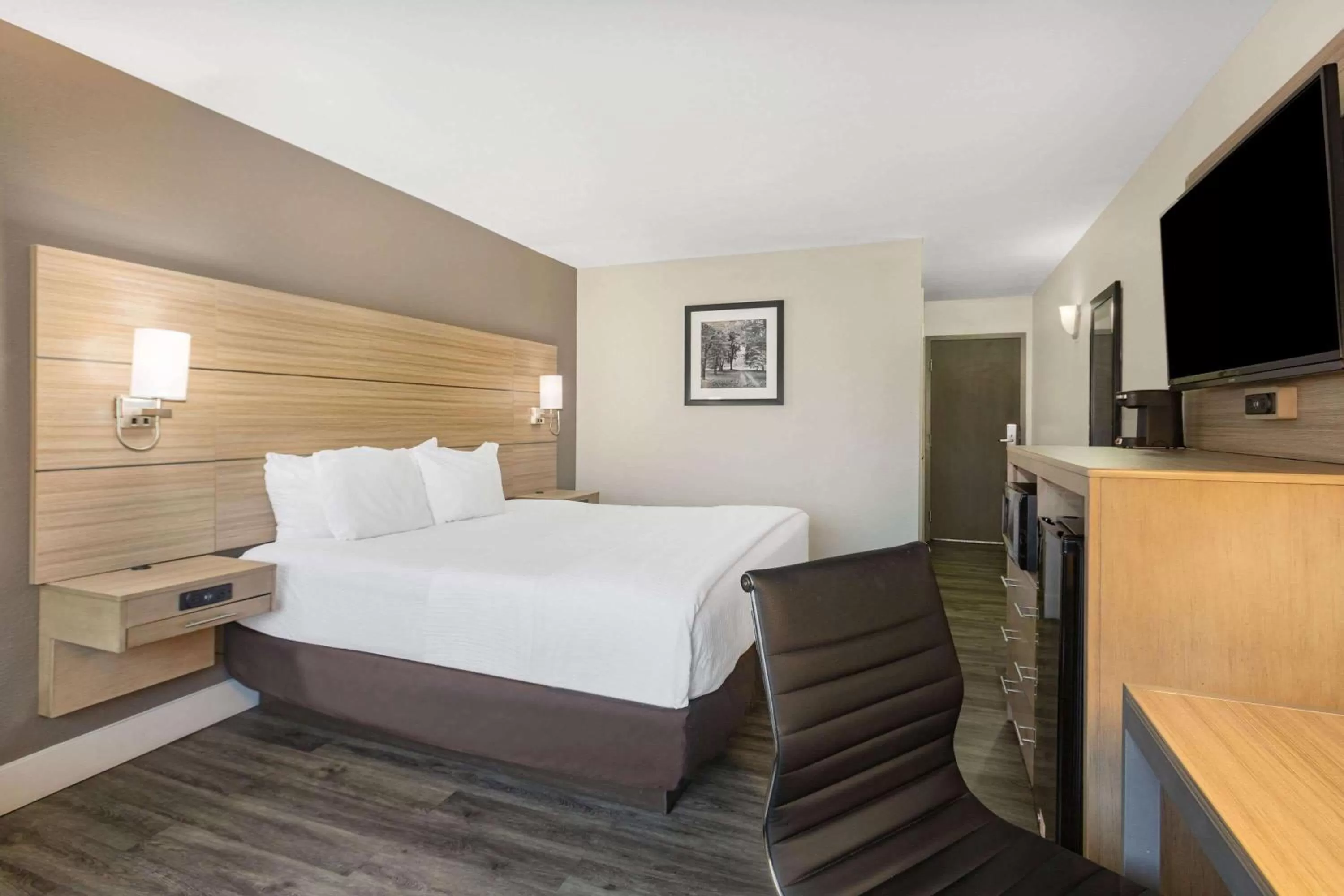 Deluxe King Room in La Quinta by Wyndham Joplin