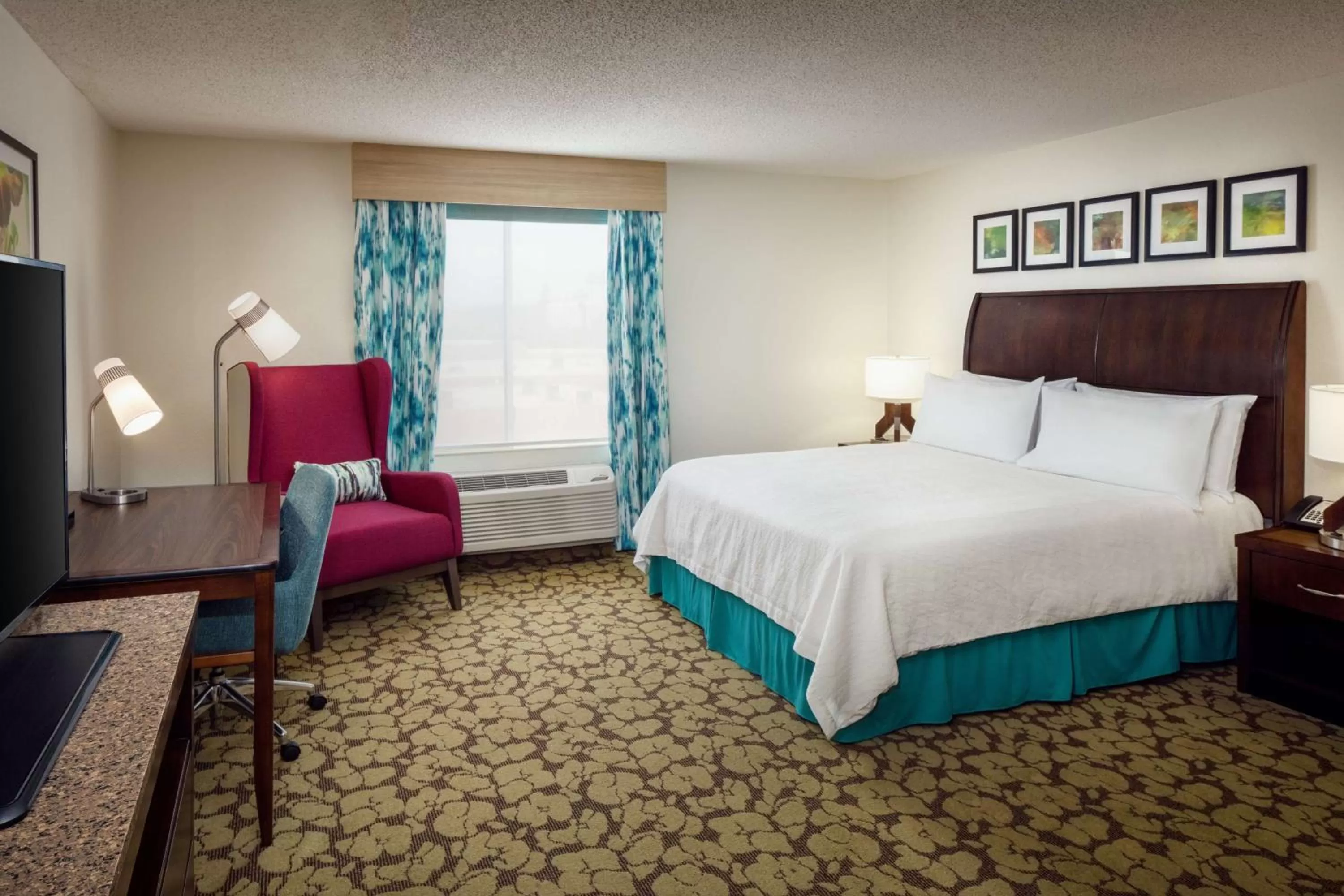 King Room with Bath Tub - Disability Access in Hilton Garden Inn Arcadia/Pasadena Area