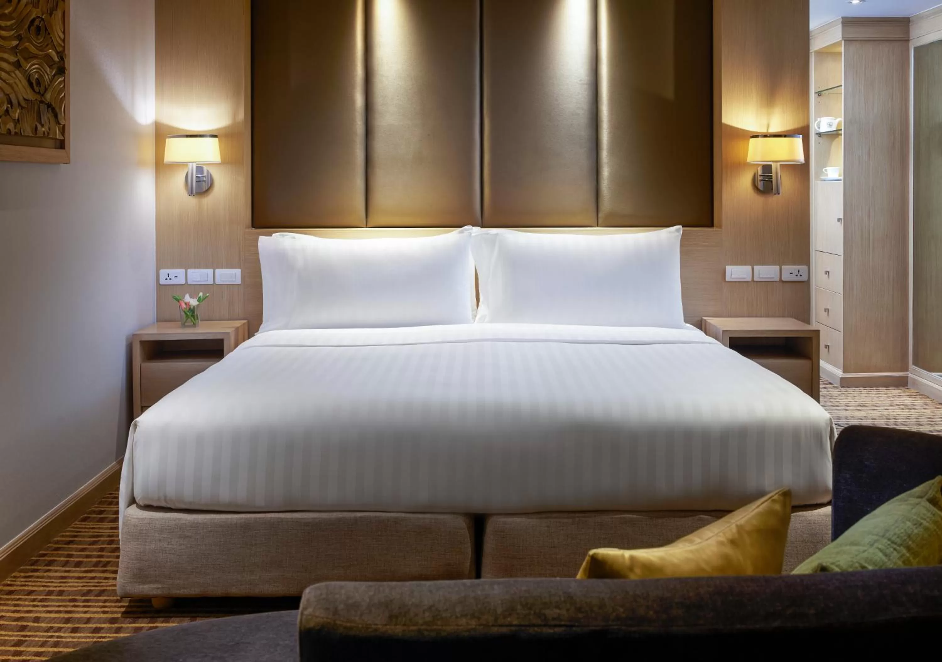 Deluxe King Room in Amari Bangkok