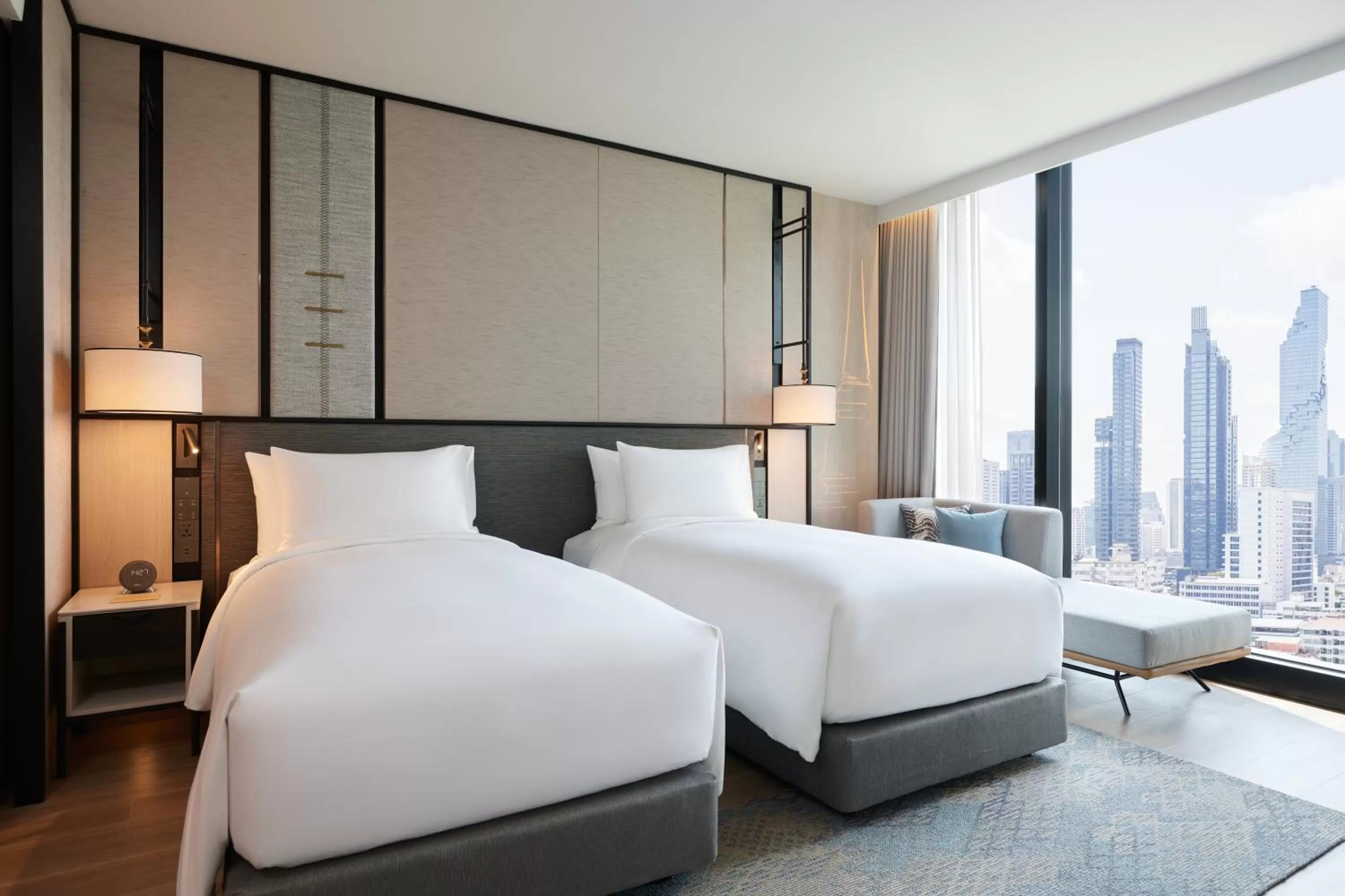 Deluxe Twin Room in dusitD2 Samyan Bangkok