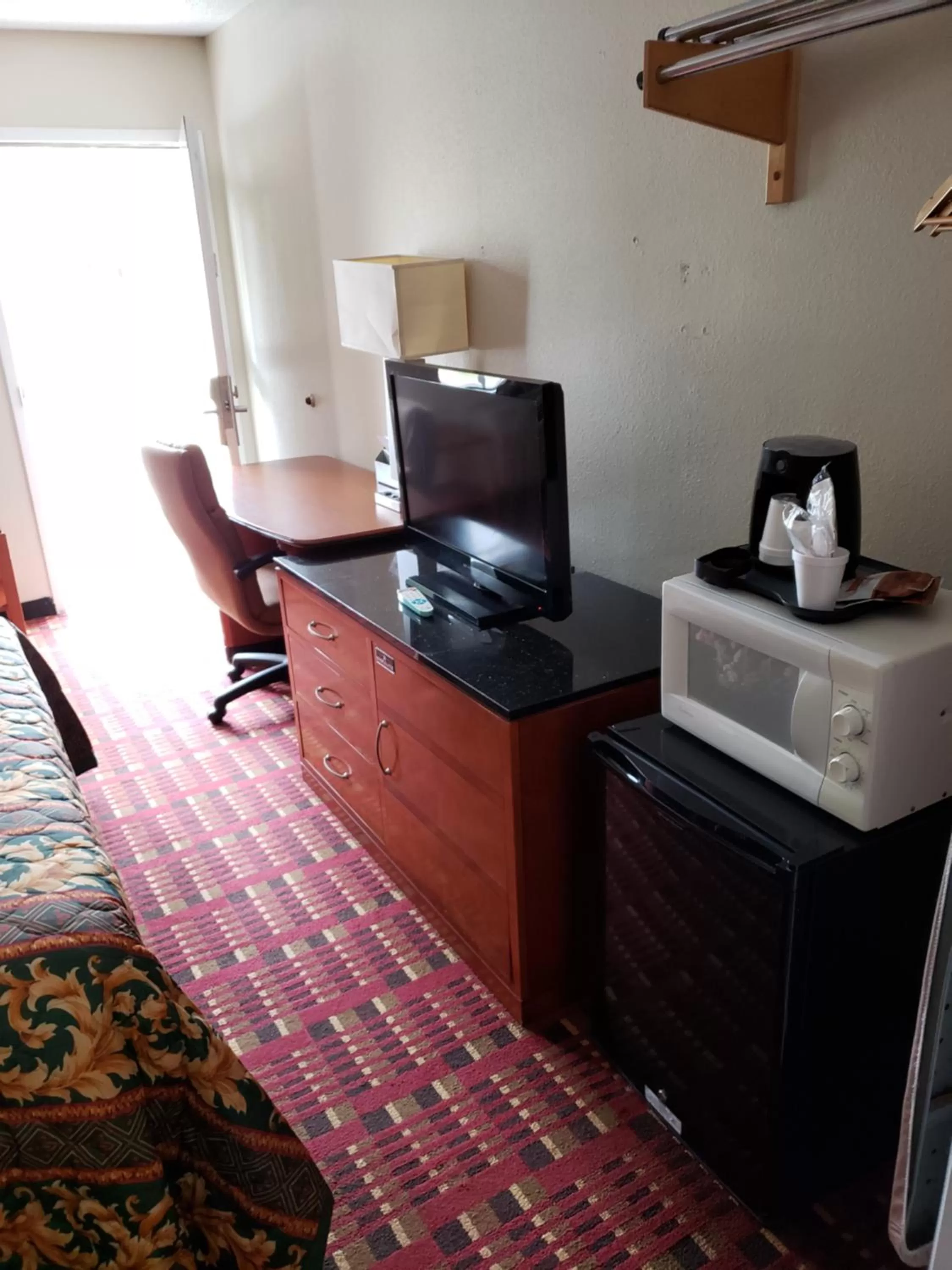 Queen Room with Two Queen Beds - Non-Smoking in Peach Tree Inn