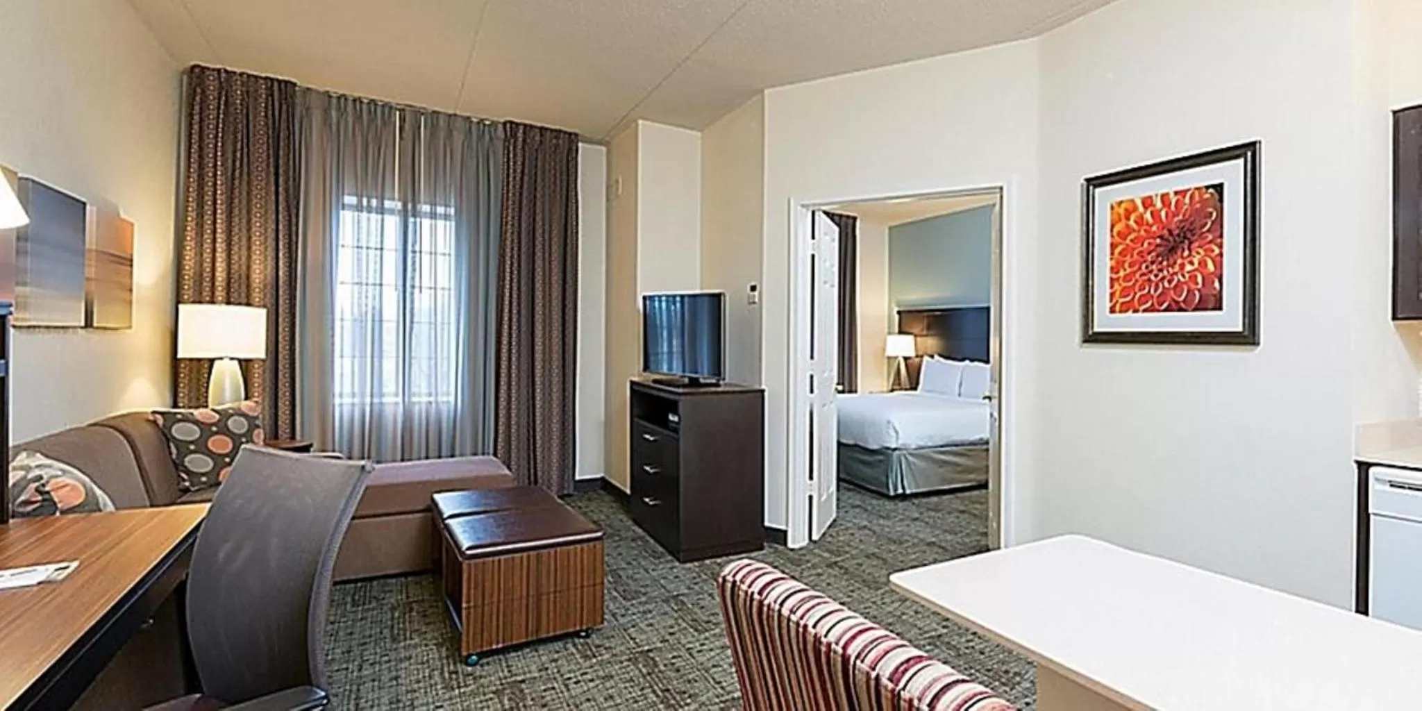 One-Bedroom Suite in Staybridge Suites Lincolnshire by IHG