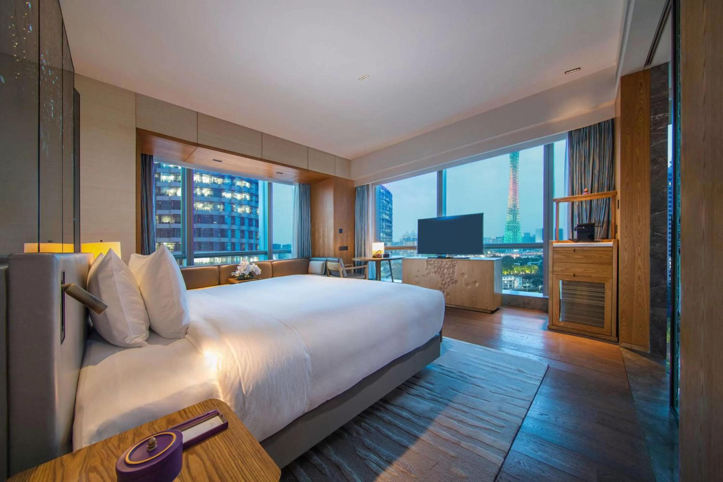 Panoramic King Room with Canton Tower and River View in Conrad Guangzhou