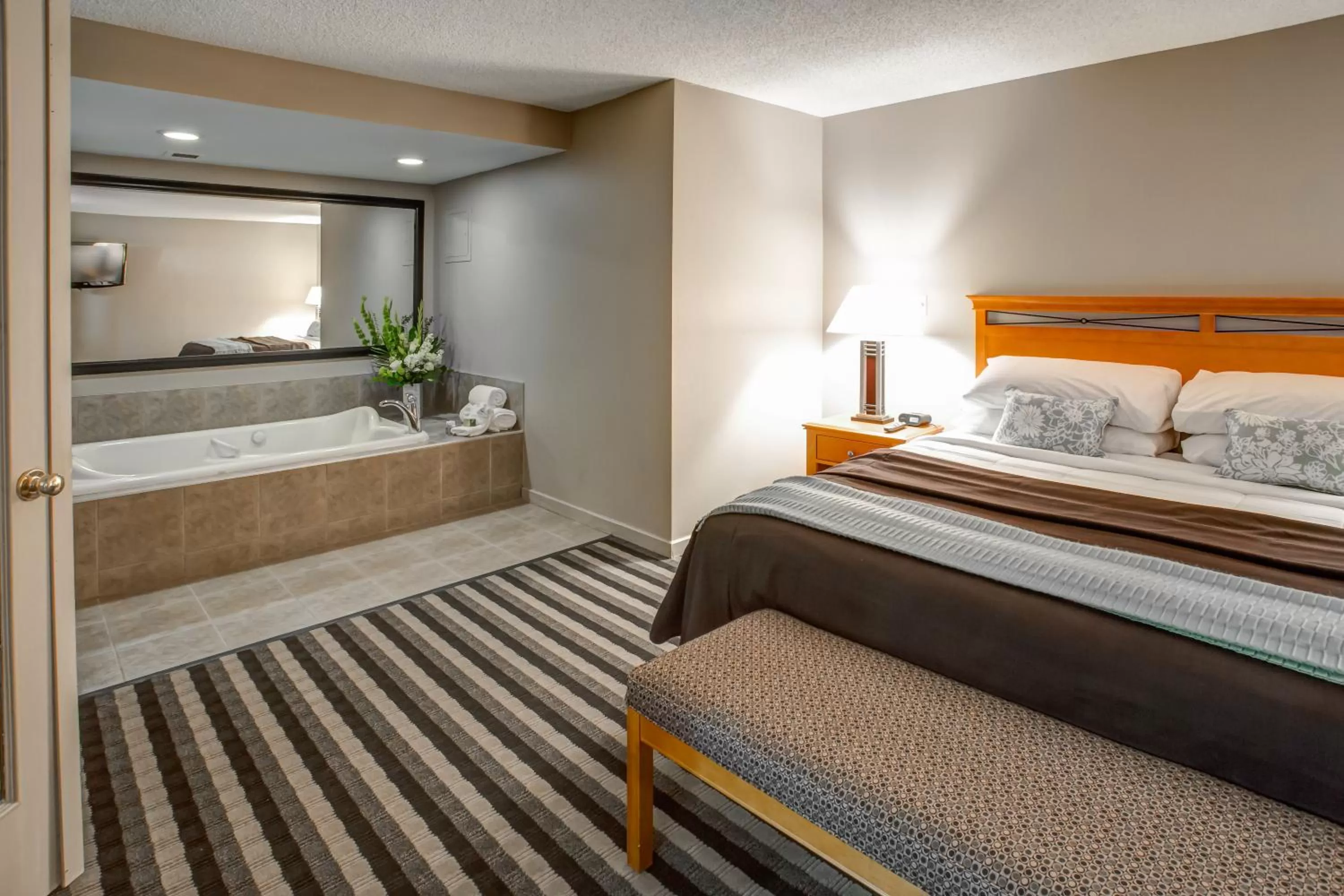 Deluxe One-Bedroom King Suite - Non-Smoking in Royal Hotel West Edmonton, Trademark Collection by Wyndham