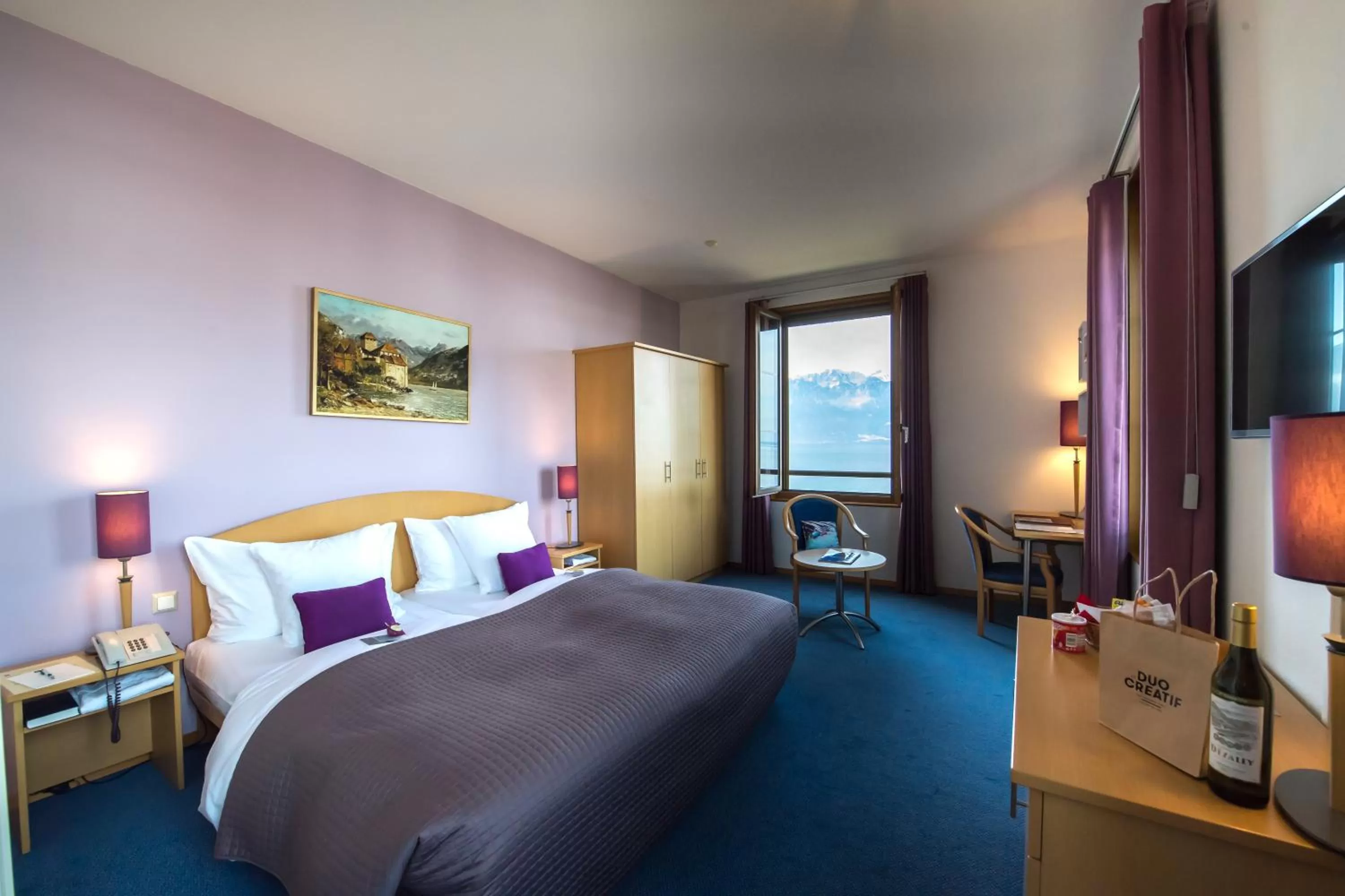 Superior Double or Twin Room with Lake View in Hôtel Bon Rivage
