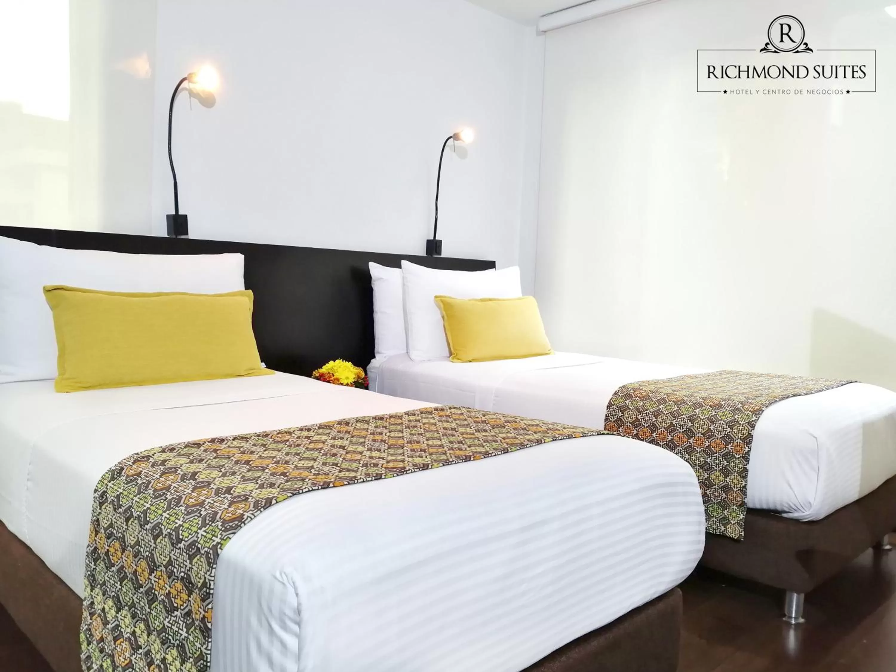 Superior Twin Room in Richmond Suites Hotel