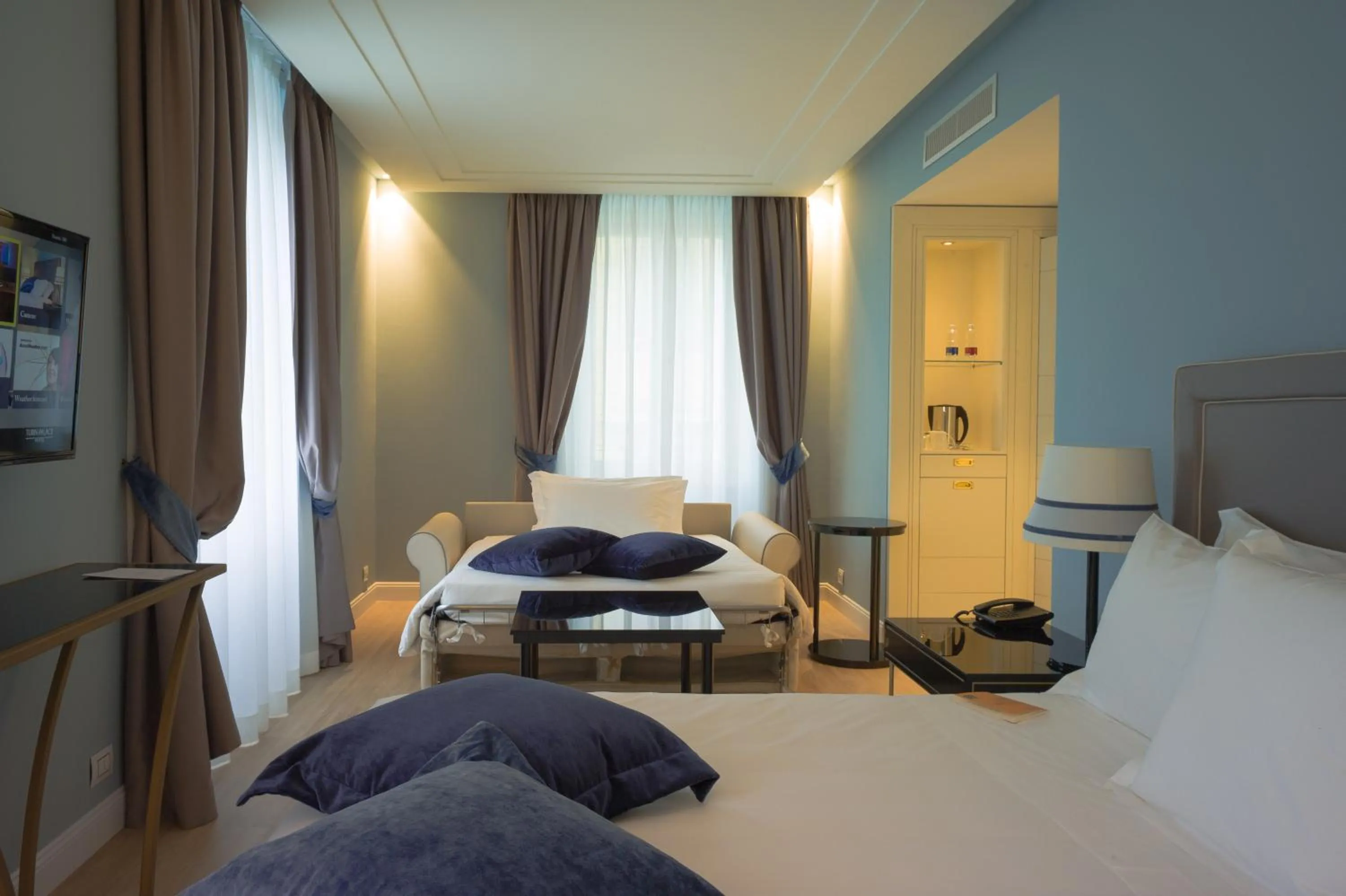 Deluxe Triple Room in Turin Palace Hotel