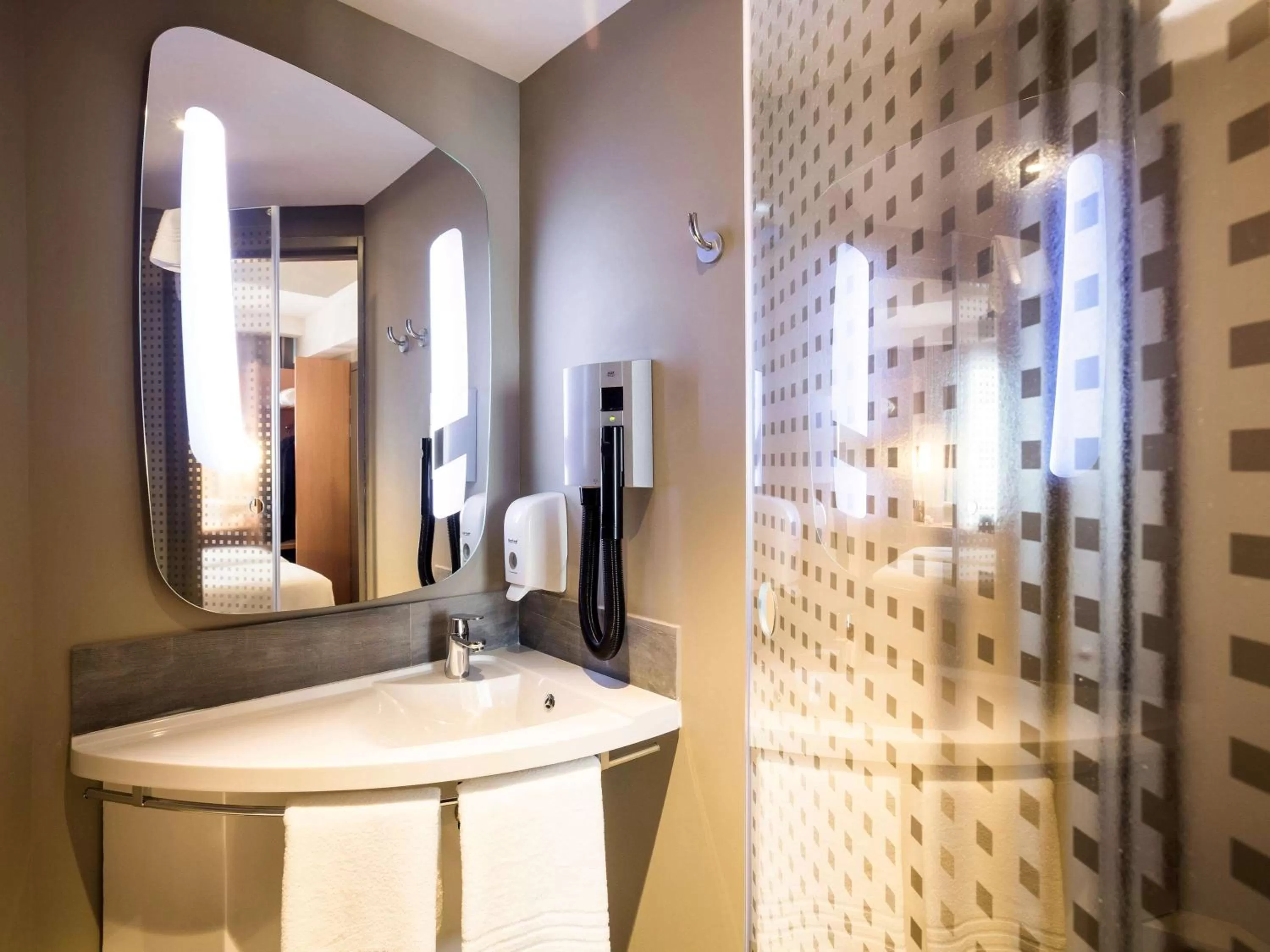 Standard Double Room in ibis Yerevan Center