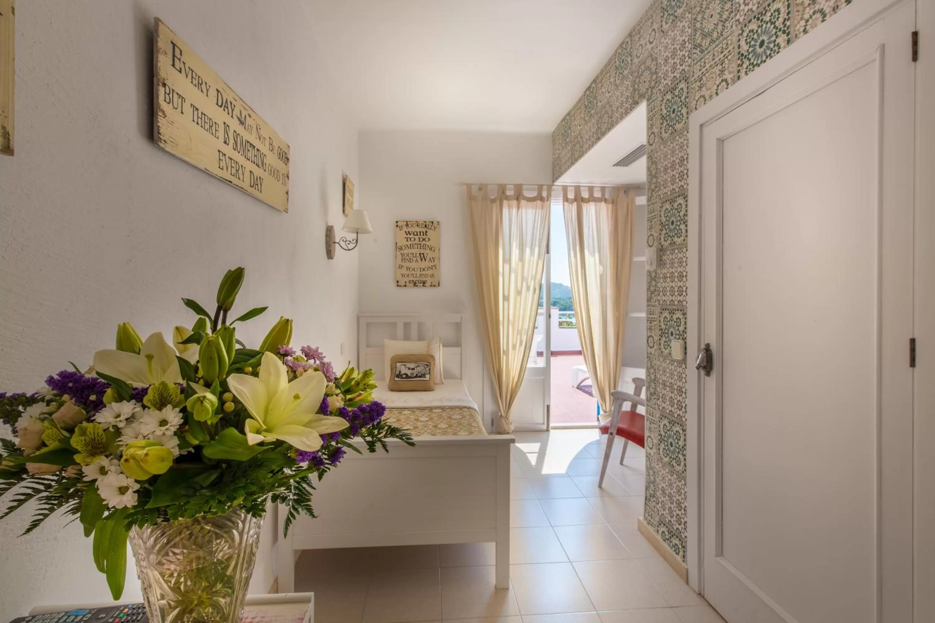 Single Room with Balcony in Bella Colina I Vintage Hotel 1953