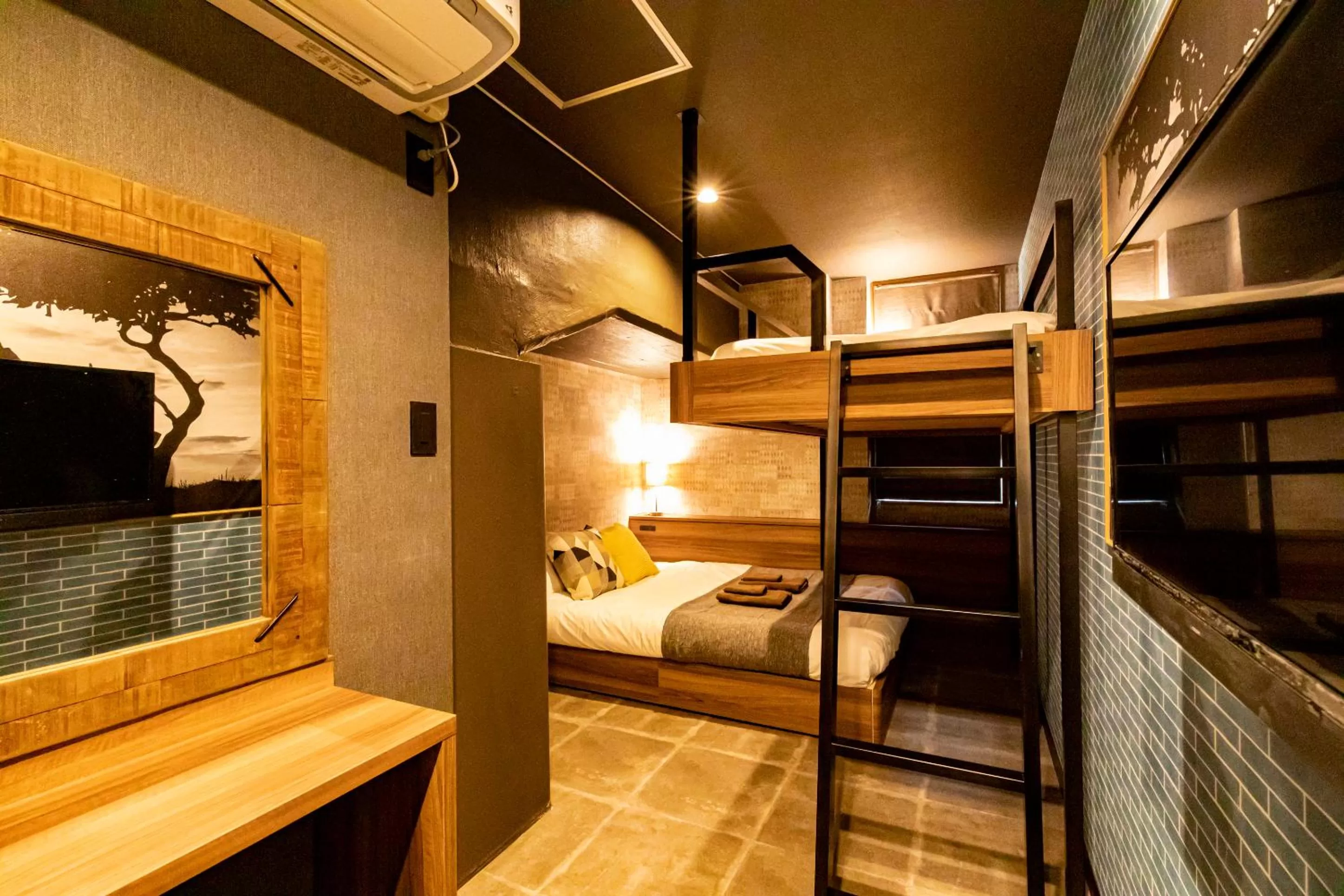 Triple Room E in UNDER RAILWAY HOTEL AKIHABARA