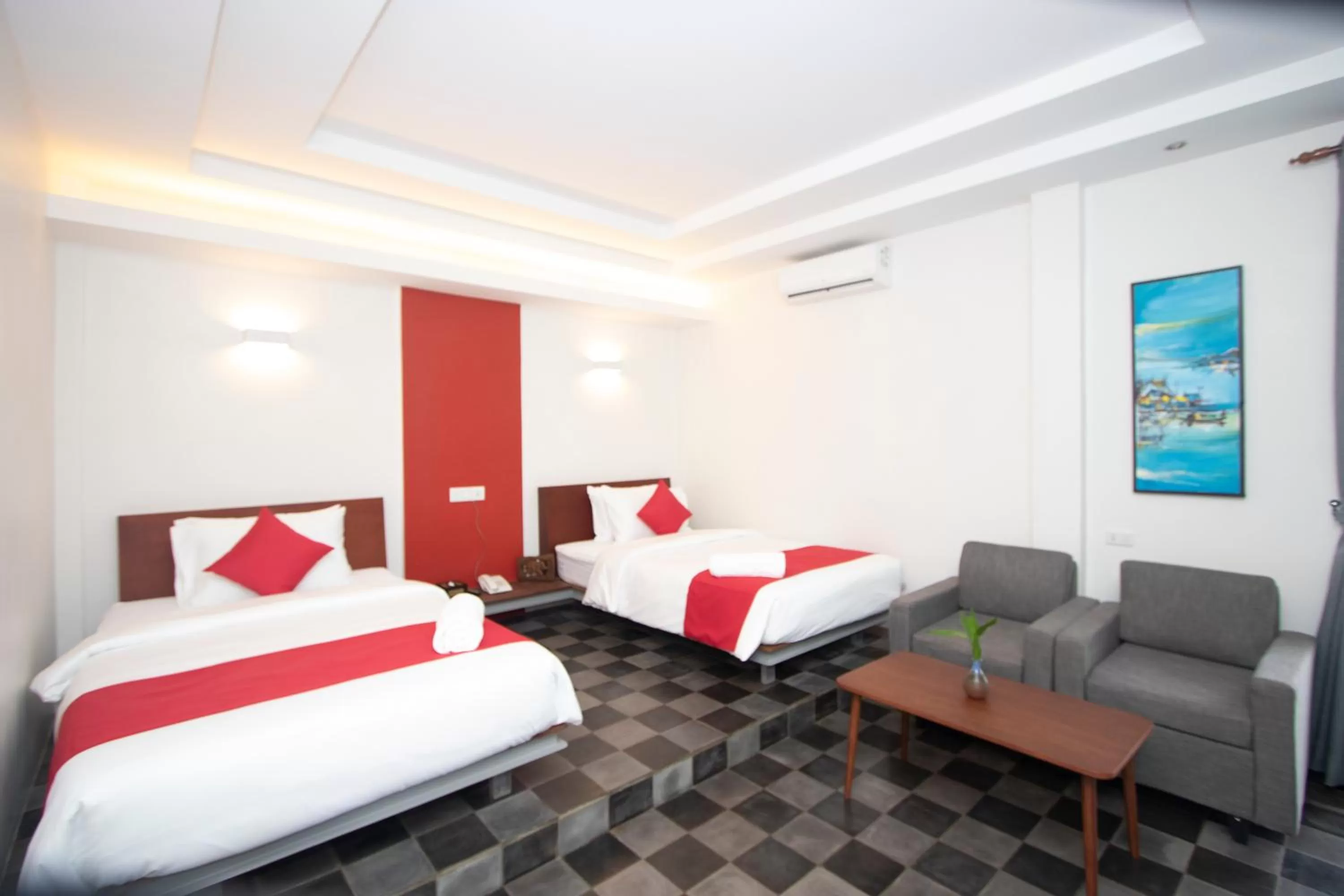 Deluxe Twin Room in Baahu Villa