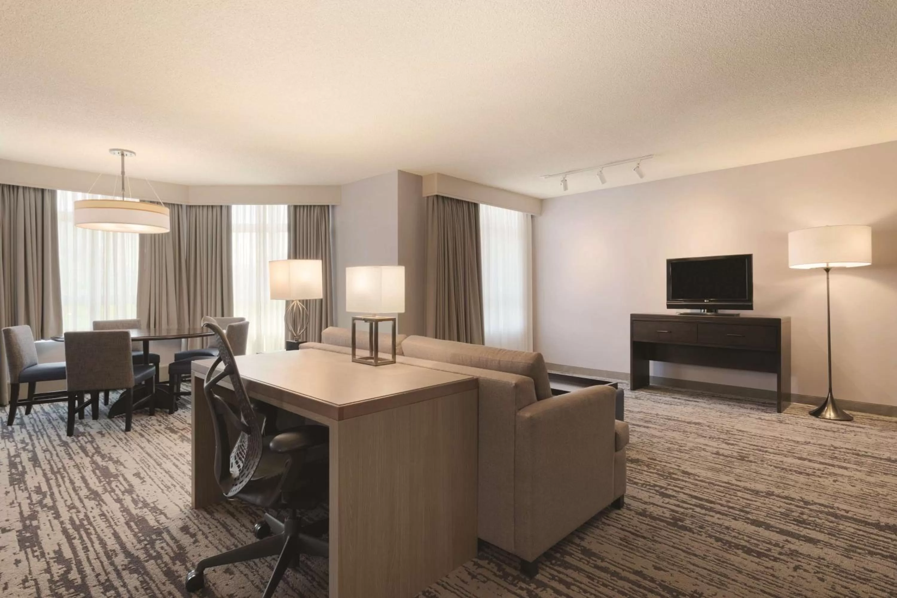 Executive Corner King Suite with Park View in Embassy Suites by Hilton Atlanta at Centennial Olympic Park
