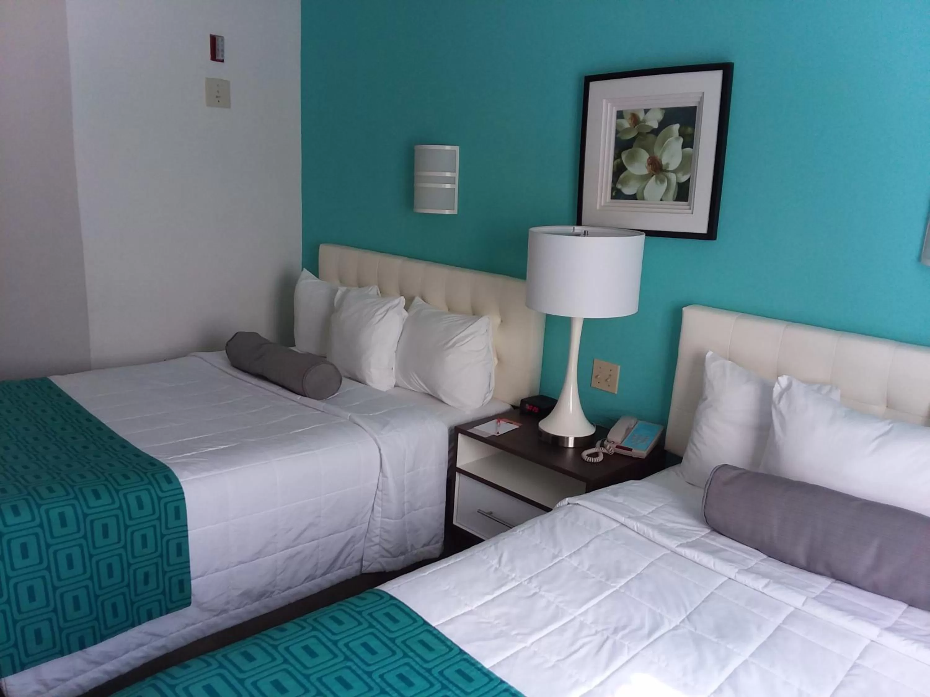 Double Room with Two Double Beds - Non-Smoking in Howard Johnson by Wyndham Tifton GA I-75