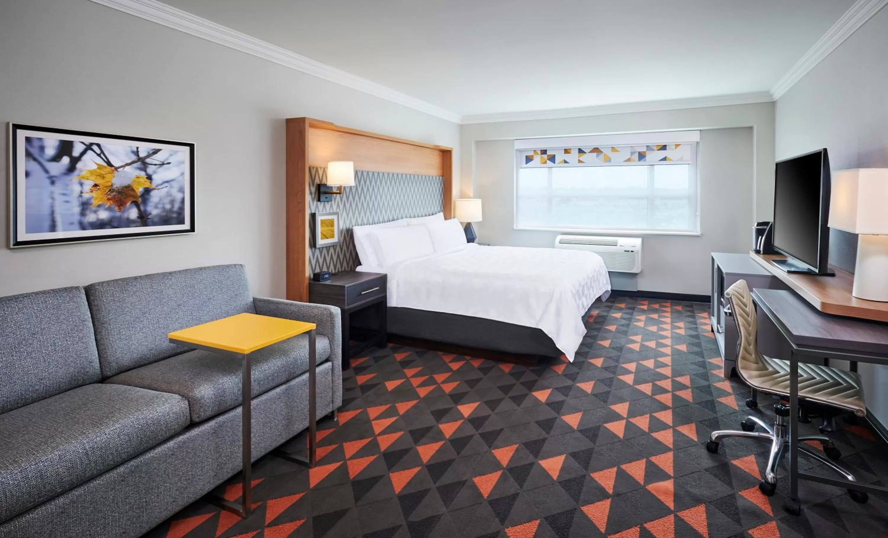 Holiday Inn & Suites Oakville at Bronte by IHG