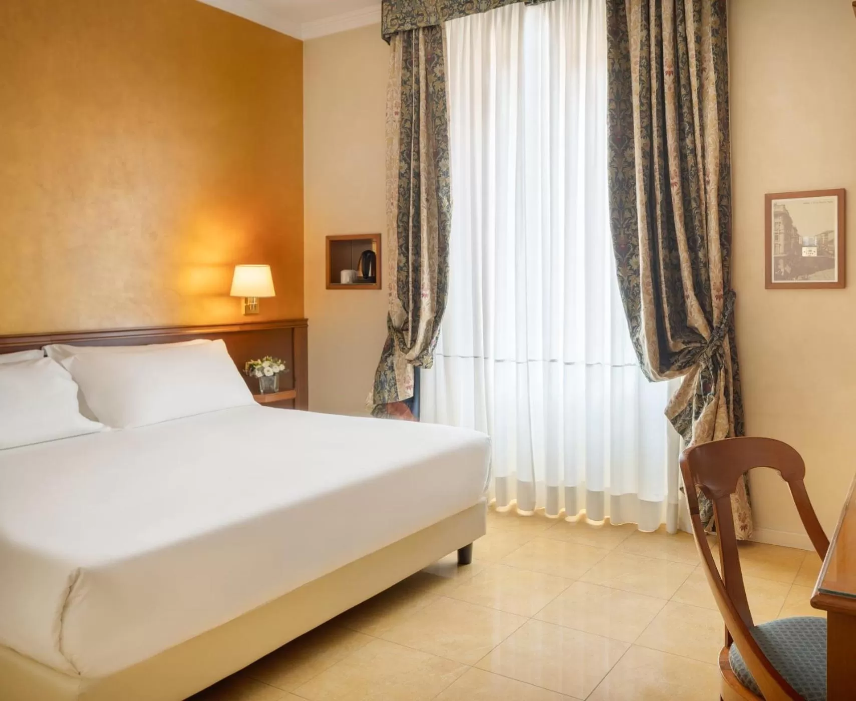 Classic Double Room with Sofa Bed in UNA Hotels Galles Milano