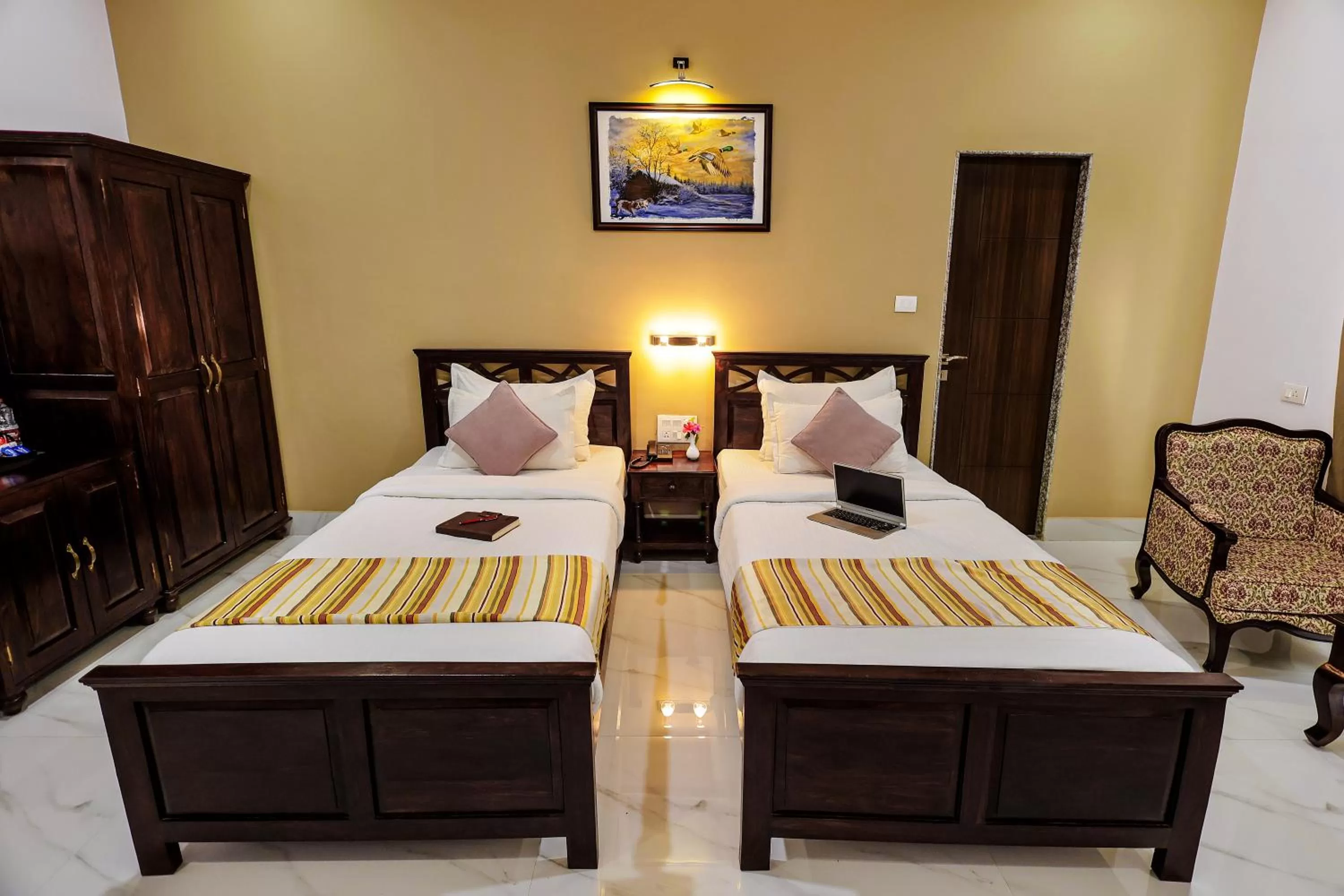 Deluxe Twin Room: Complimentary Pick up from Railway Station, Welcome Drink, F&B Discount 10% in Revaas Lake View Boutique Stay