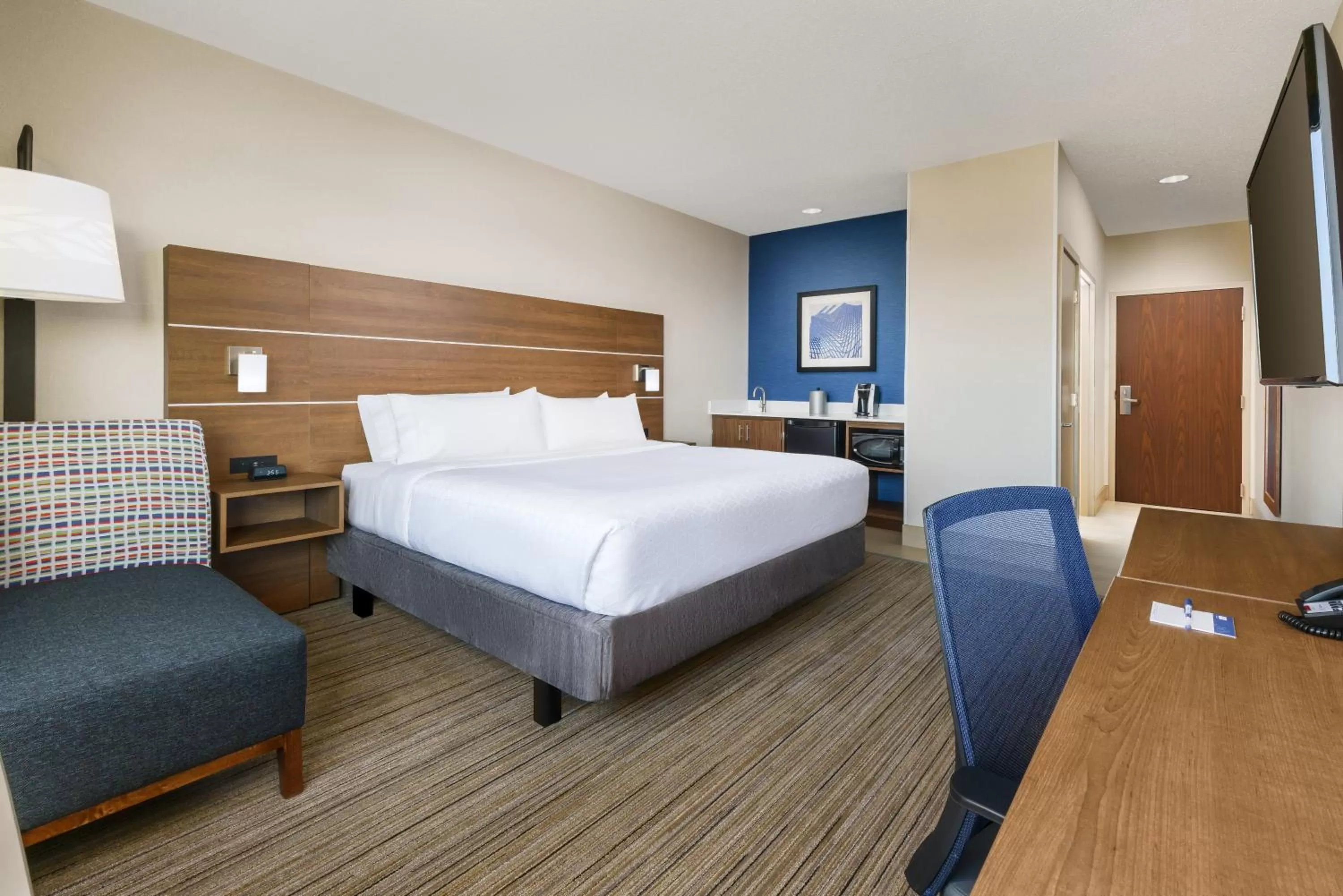 King Room with City View in Holiday Inn Express Boston by IHG