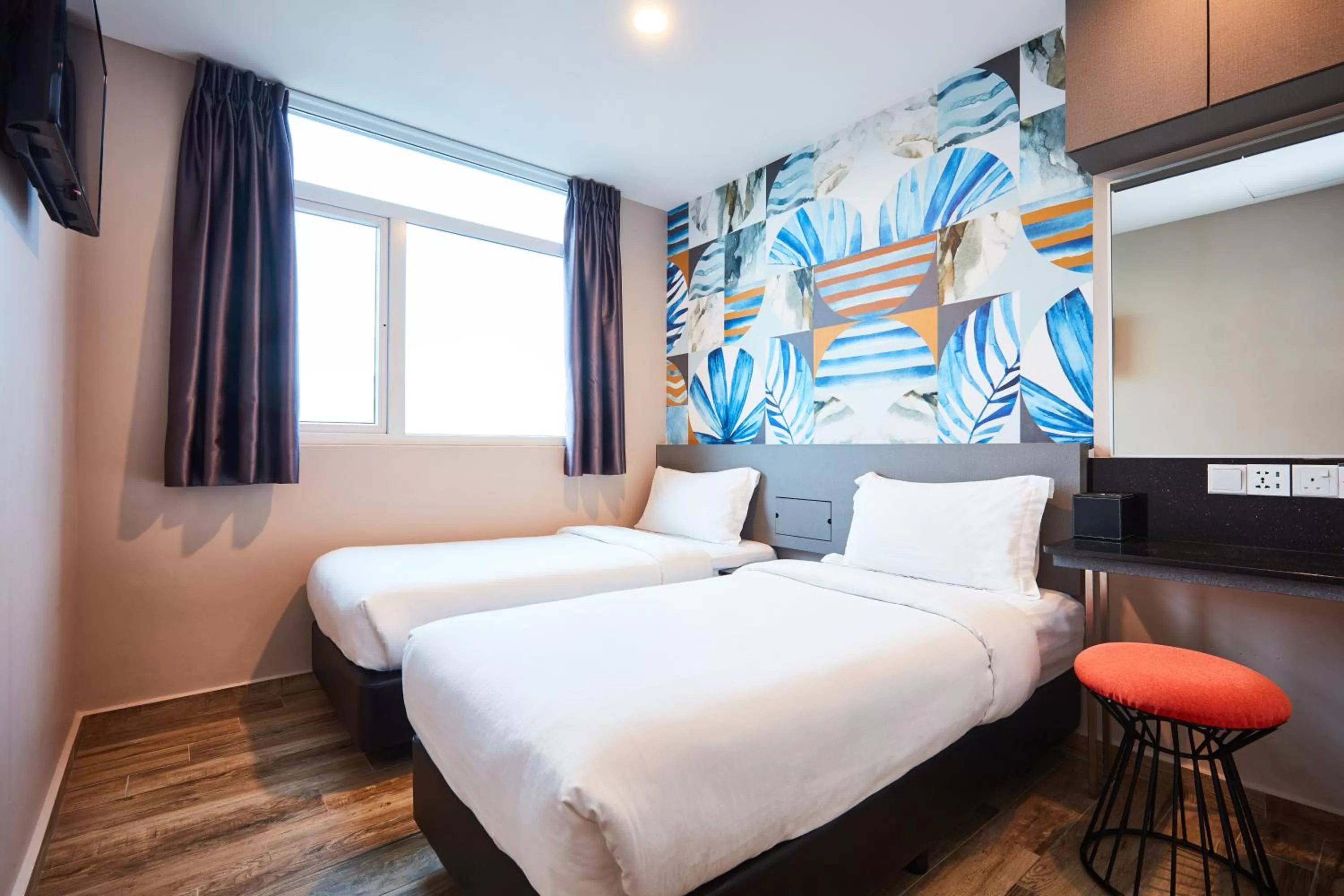 Superior Twin Room in ibis budget Singapore Sapphire