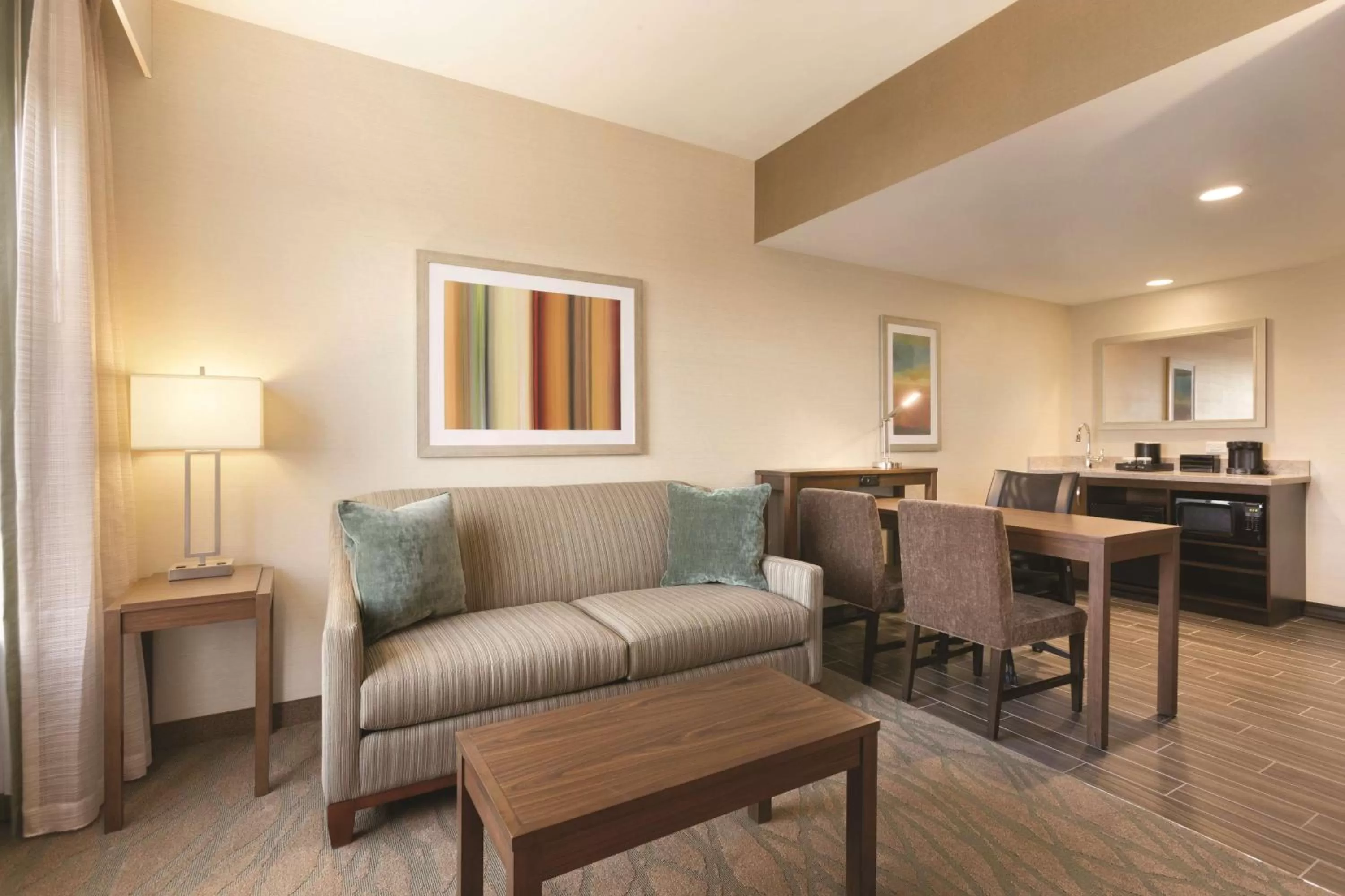 King Studio Suite in Embassy Suites by Hilton Akron Canton Airport