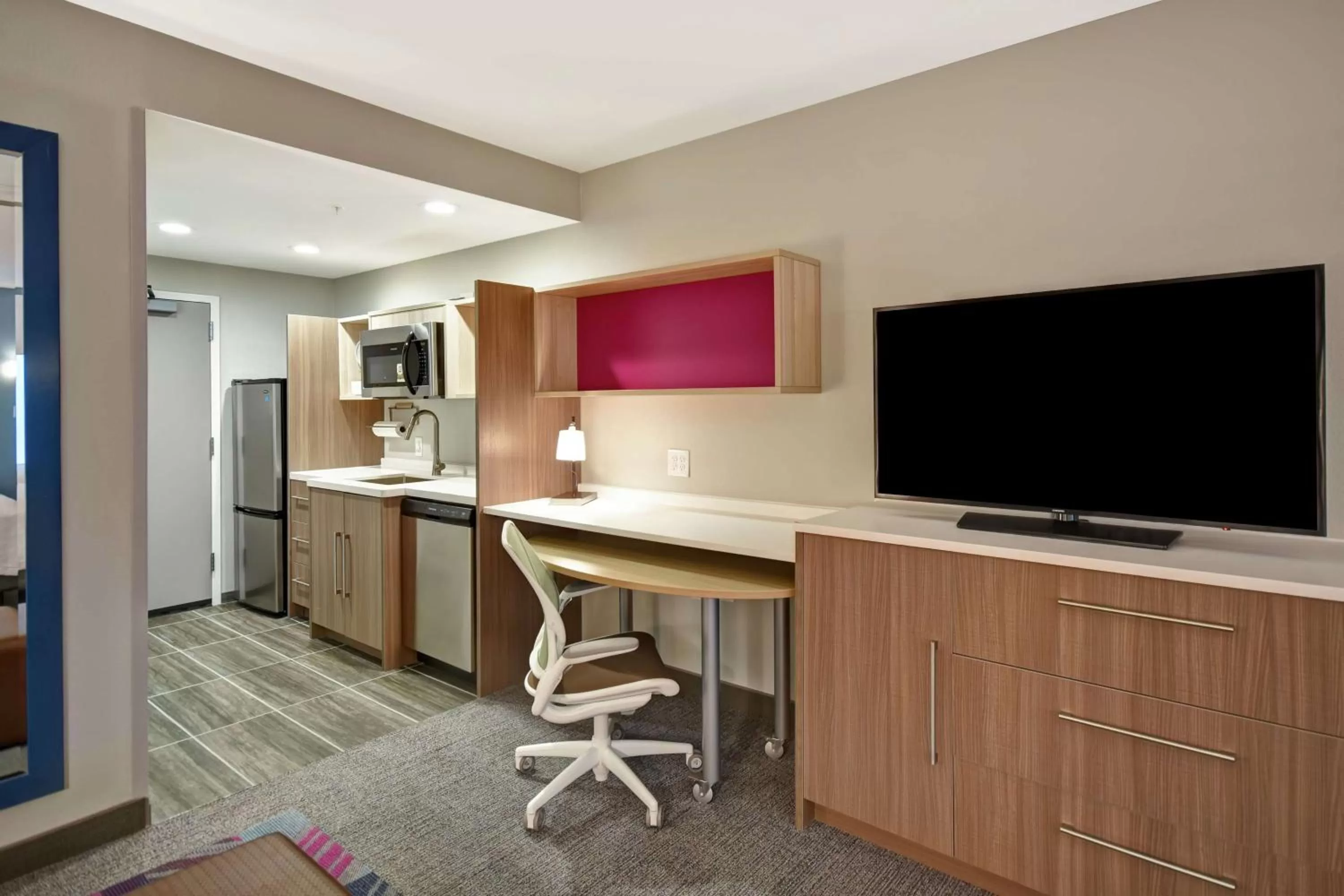 King Suite - Mobilty/Hearing Accessible - Non-Smoking in Home2 Suites By Hilton Georgetown