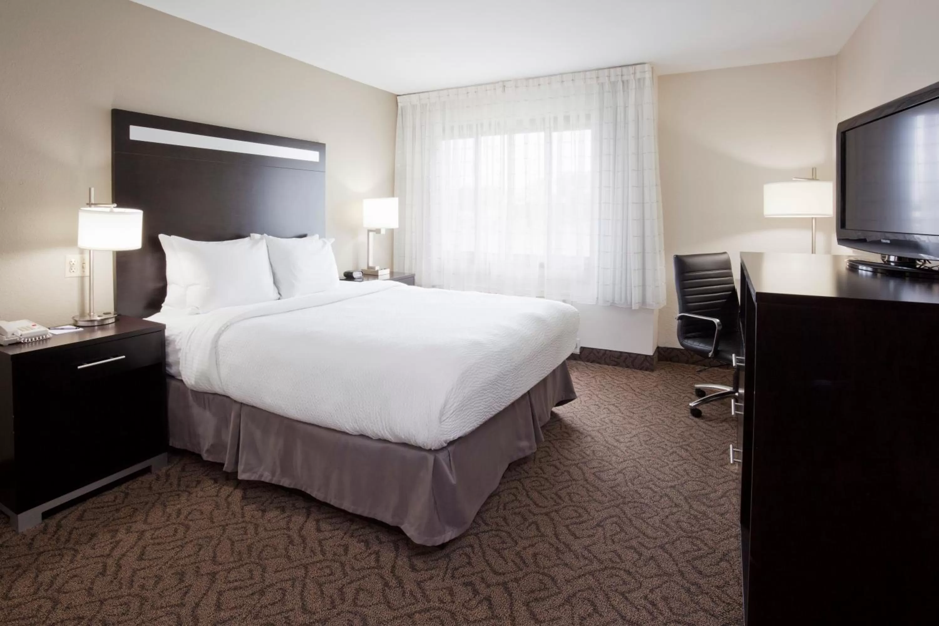 Standard Queen Room in Carrollton Hotel