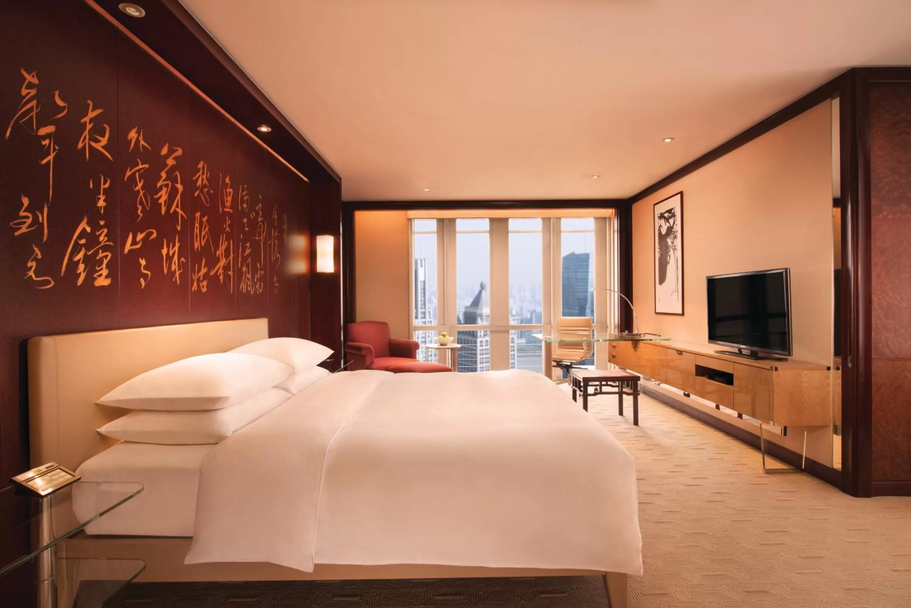 Queen Room with River View in Grand Hyatt Shanghai