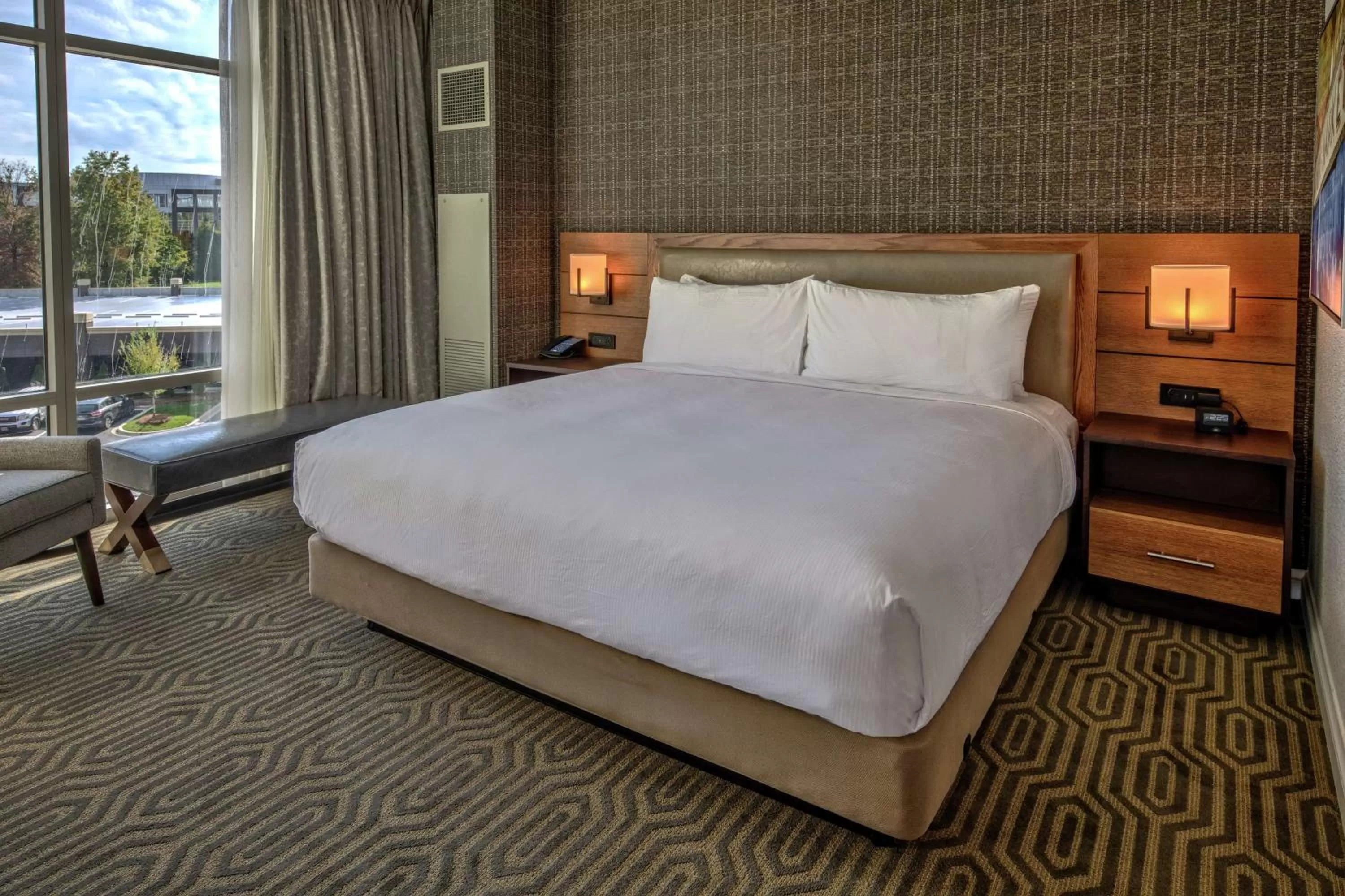 One-Bedroom King Suite - Hearing Access in Hilton Franklin Cool Springs