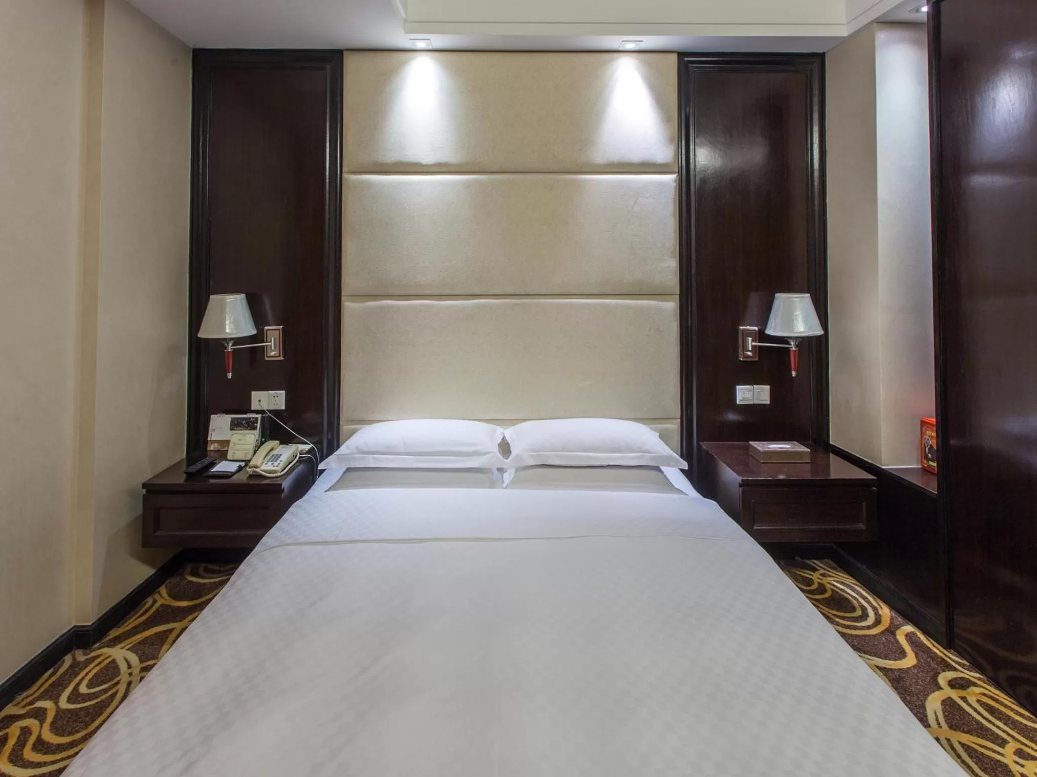 Deluxe Double Room in Hua Shi Hotel