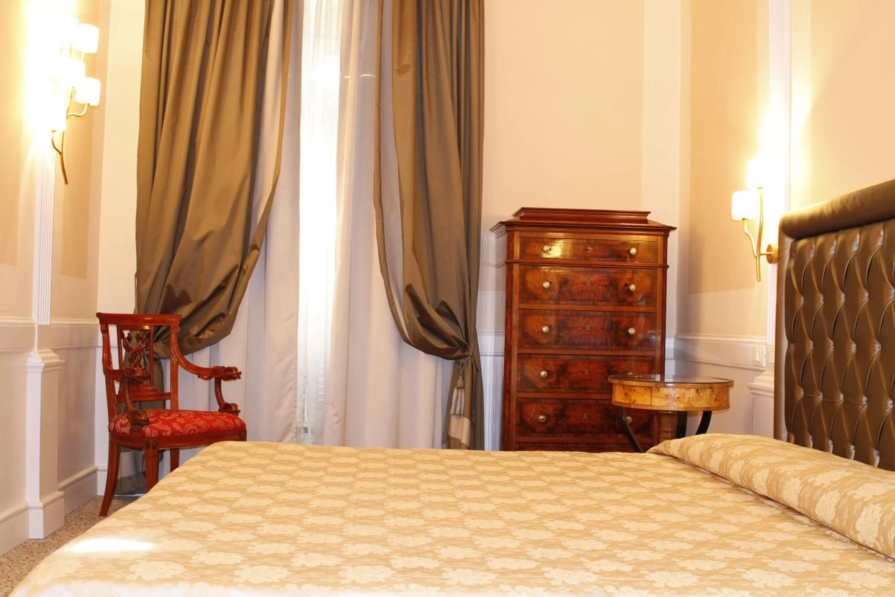 Double Room in Boutique Hotel Trevi