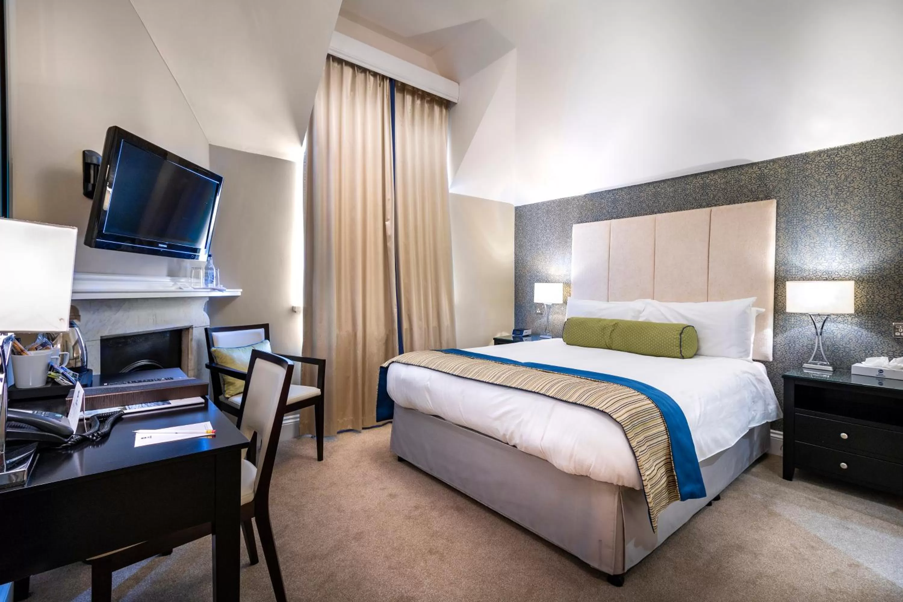 Superior Queen Room with Queen Bed - single occupancy - Non-Smoking in The Shrubbery Hotel, Ilminster