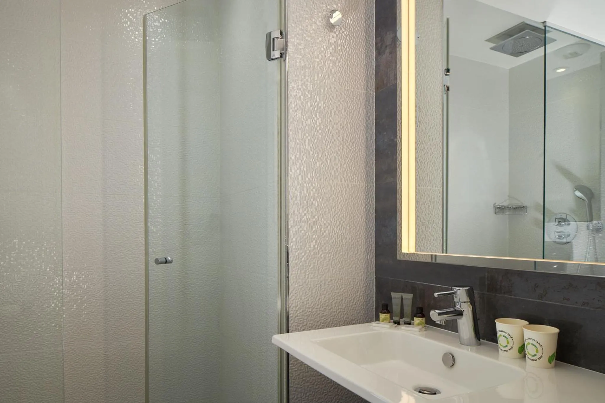 Superior Twin Room with Shower in Grand Hôtel Malher