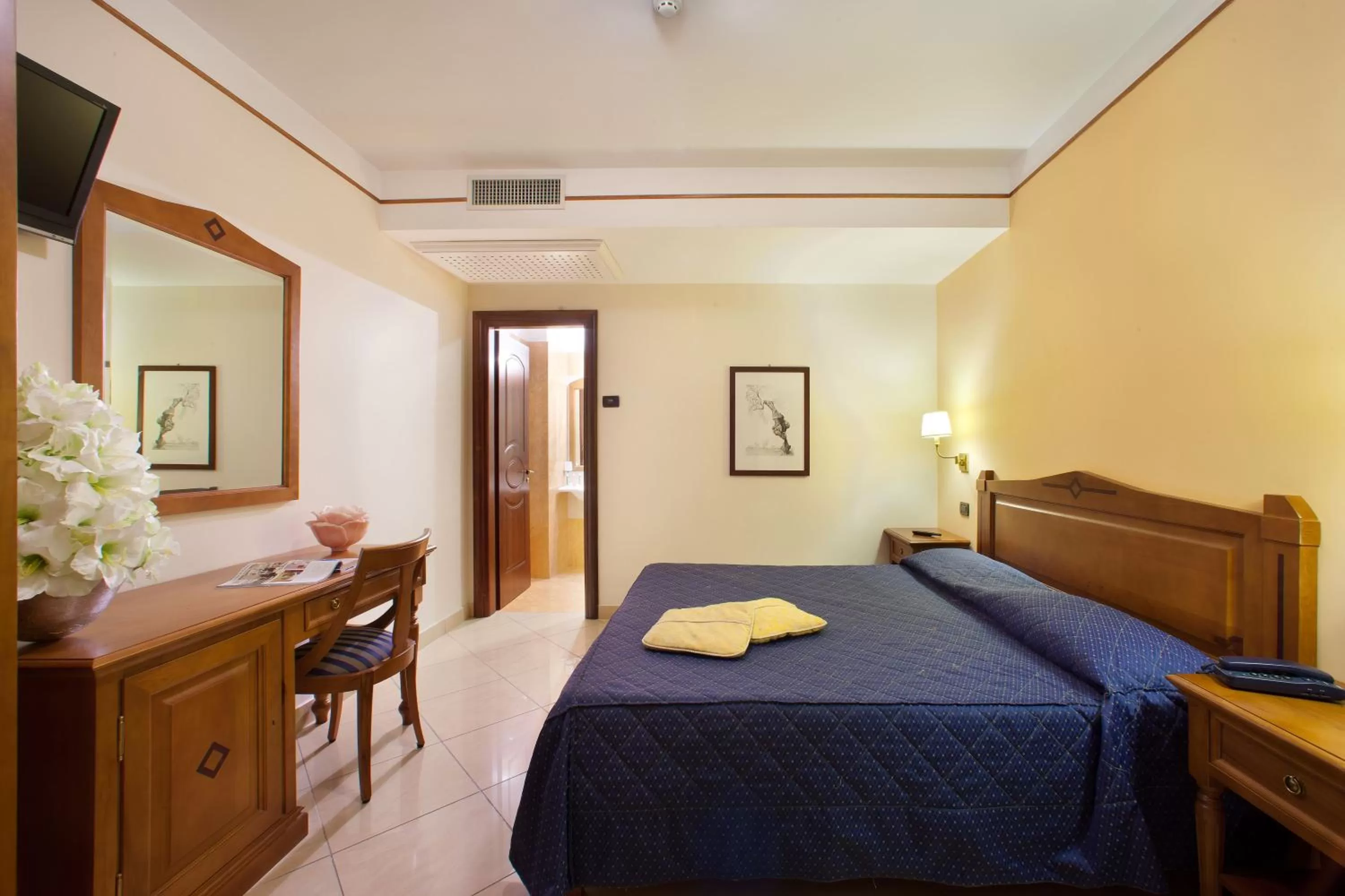 Double or Twin Room in Ulisse Deluxe Hostel