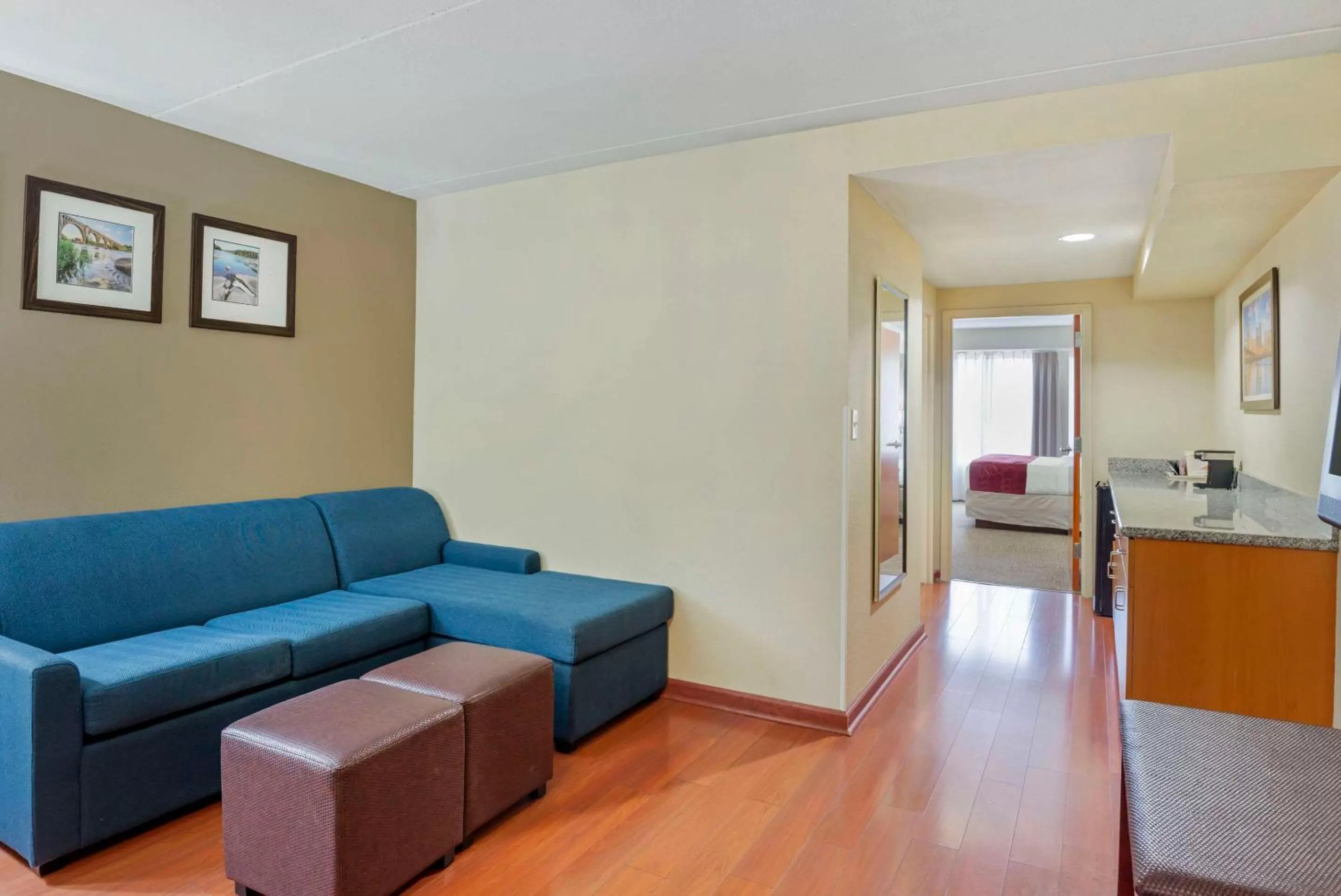 King Suite with Whirlpool in Comfort Suites at Virginia Center Commons