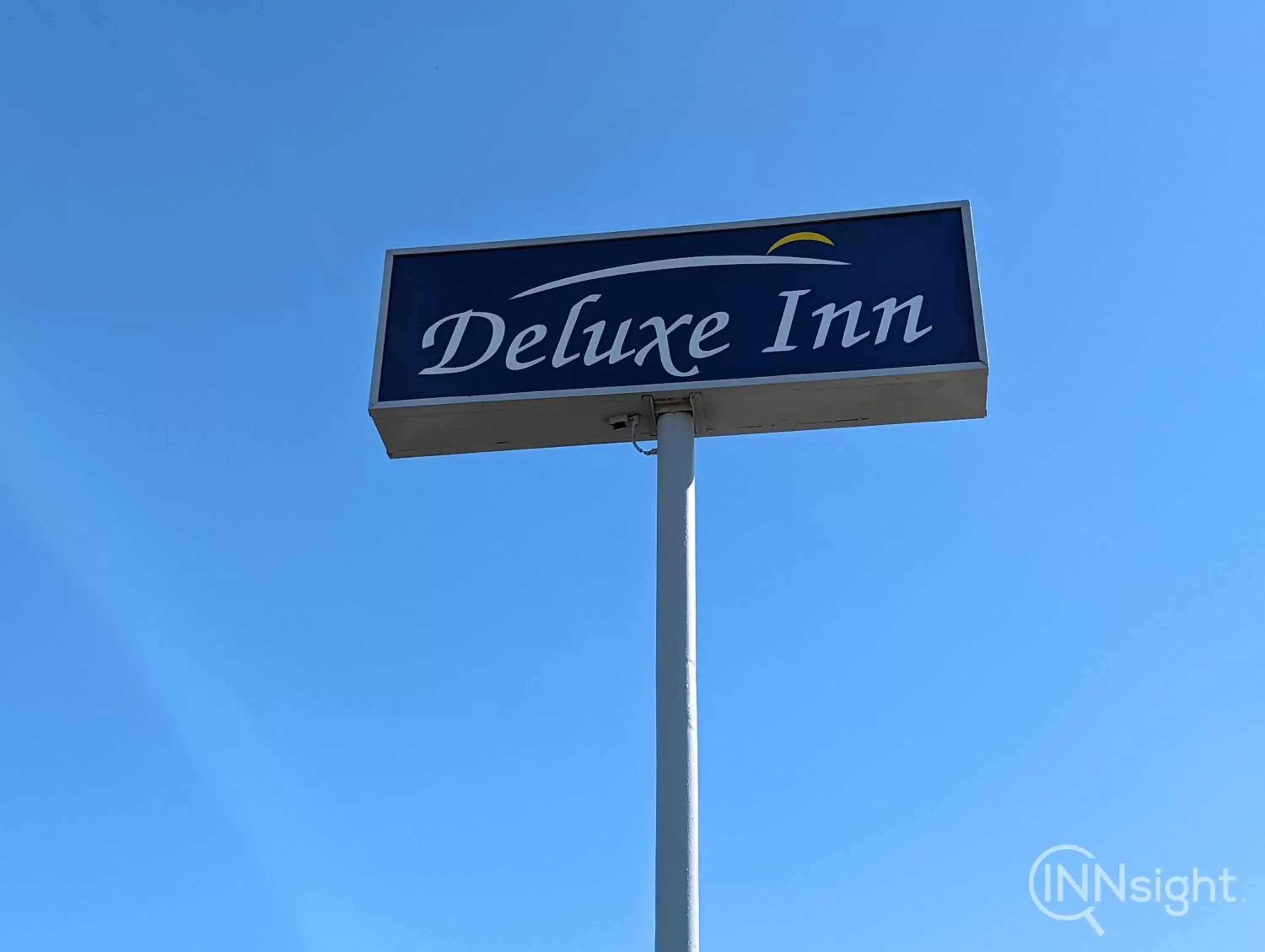 Deluxe Inn Deluxe Inn